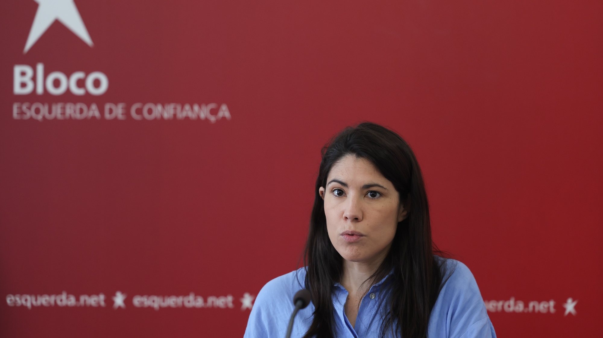 A coordenadora Nacional do Bloco de Esquerda (BE), Mariana Mortágua, fala aos jornalistas para apresentar as conclusões da reunião da Mesa Nacional Bloco de Esquerda, em Lisboa 23 de junho de 2024. ANTÓNIO COTRIM/LUSA