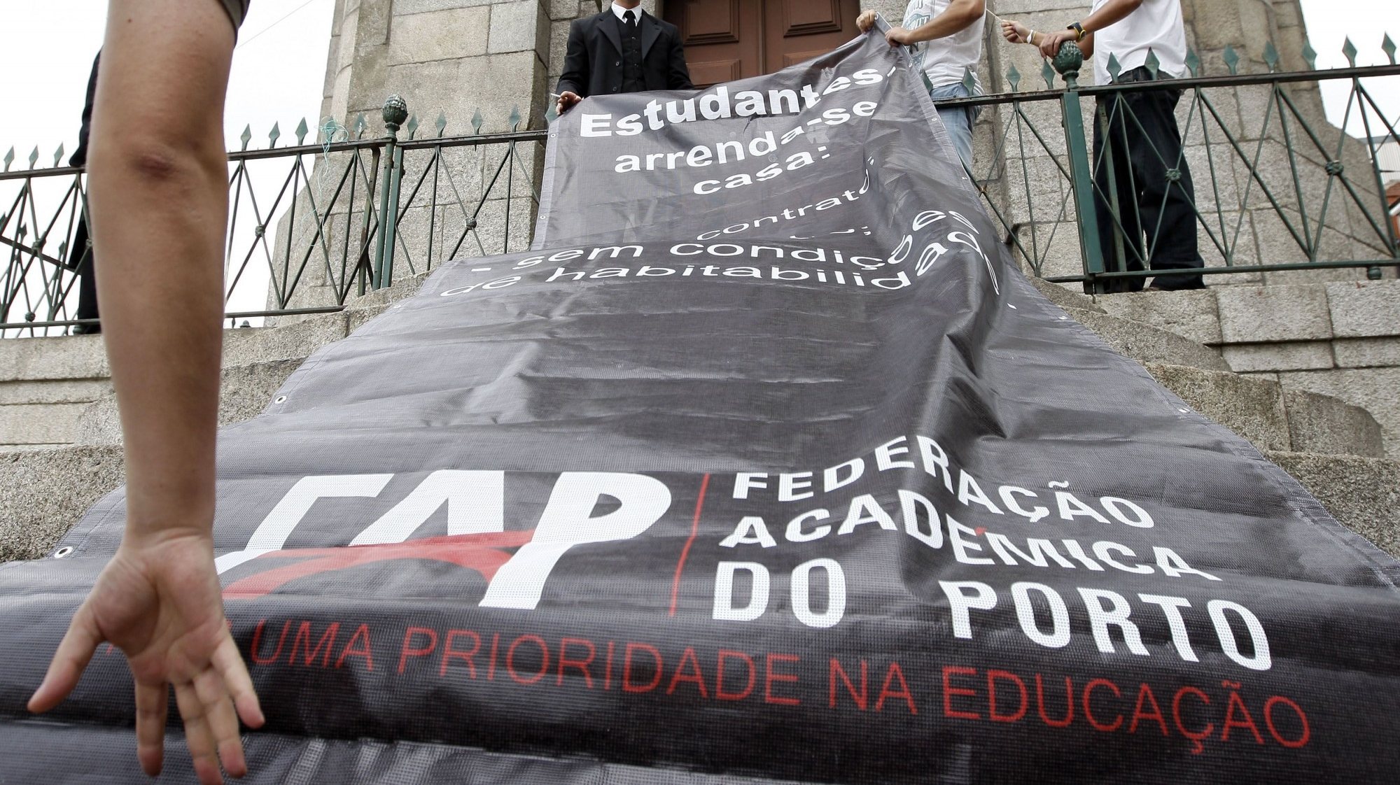 A FAP refere ter sido com &quot;grande consternação&quot; que viu o anúncio da ministra Alexandra Leitão sobre o apoio de 47 camas numa residência em Lisboa