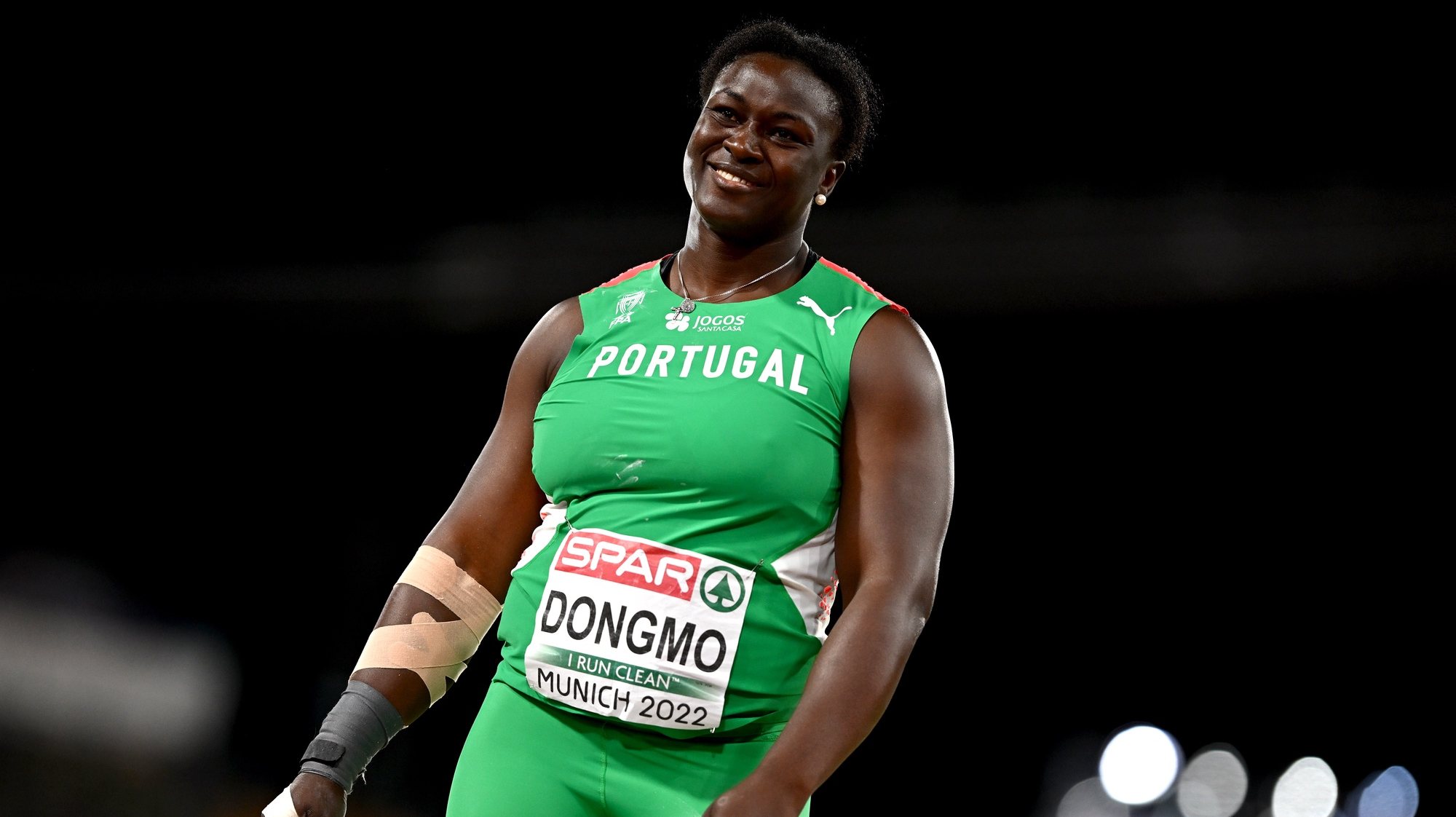 epa10123218 Auriol Dongmo of Portugal competes in the women&#039;s Shot Put final during the Athletics events at the European Championships Munich 2022, Munich, Germany, 15 August 2022. The championships will feature nine Olympic sports, Athletics, Beach Volleyball, Canoe Sprint, Cycling, Artistic Gymnastics, Rowing, Sport Climbing, Table Tennis and Triathlon.  EPA/CHRISTIAN BRUNA