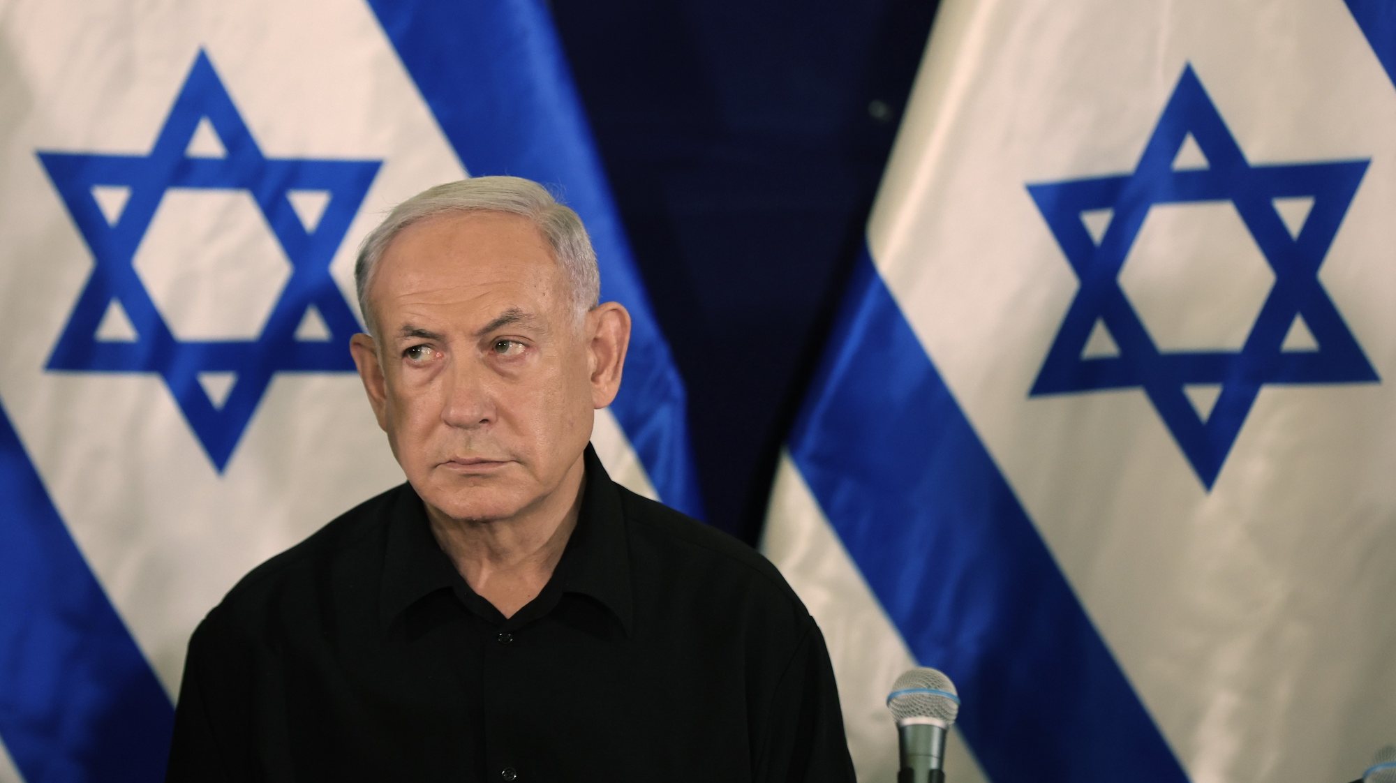 epa10945801 Israel&#039;s Prime Minister Benjamin Netanyahu attends a press conference in The Kirya military base in Tel Aviv, Israel, 28 October 2023.  EPA/ABIR SULTAN / POOL