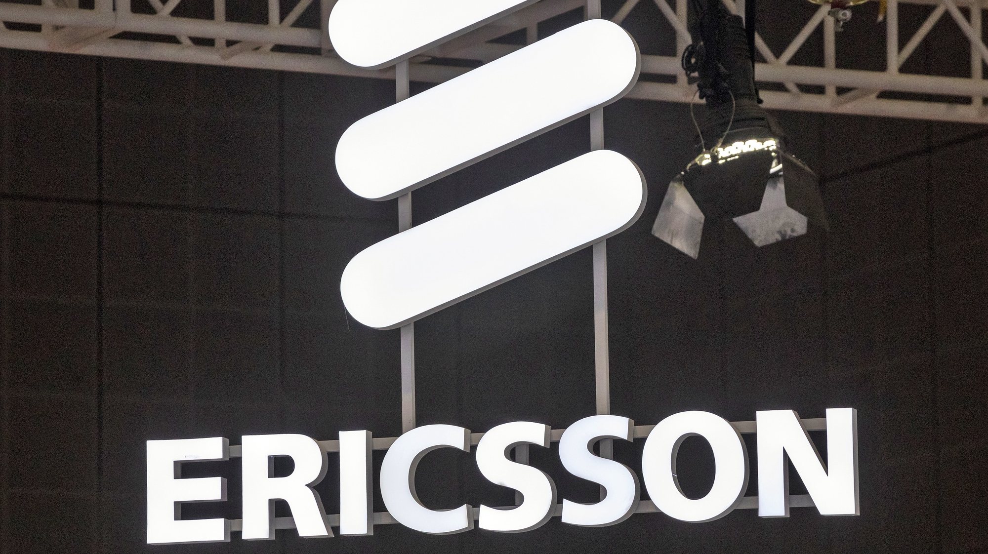 epa08970573 (FILE) - A Ericsson logo is seen at the 3rd China International Import Expo in Shanghai, China, 07 November 2020 (reissued 28 January 2021). Ericsson is due to release its 4th quarter 2020 results on 29 January 2021.  EPA/ALEX PLAVEVSKI *** Local Caption *** 56531938