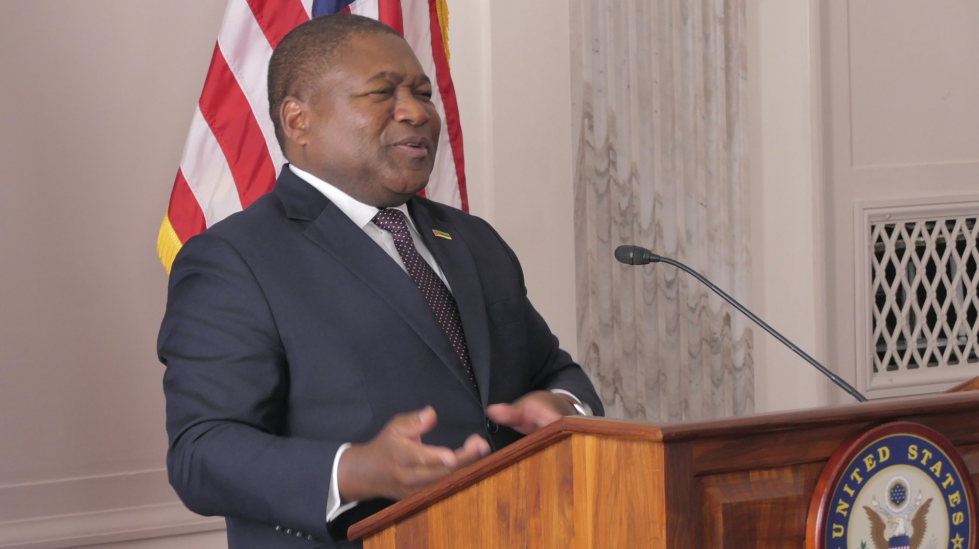 O Presidente de Moçambique, Filipe Nyusi, discursa durante a cerimónia de assinatura do Compacto II, financiamento de 500 milhões de dólares do Governo dos EUA a Moçambique, Washington, Estados Unidos, 21 de setembro de 2023.  PAULO JULIÃO/LUSA