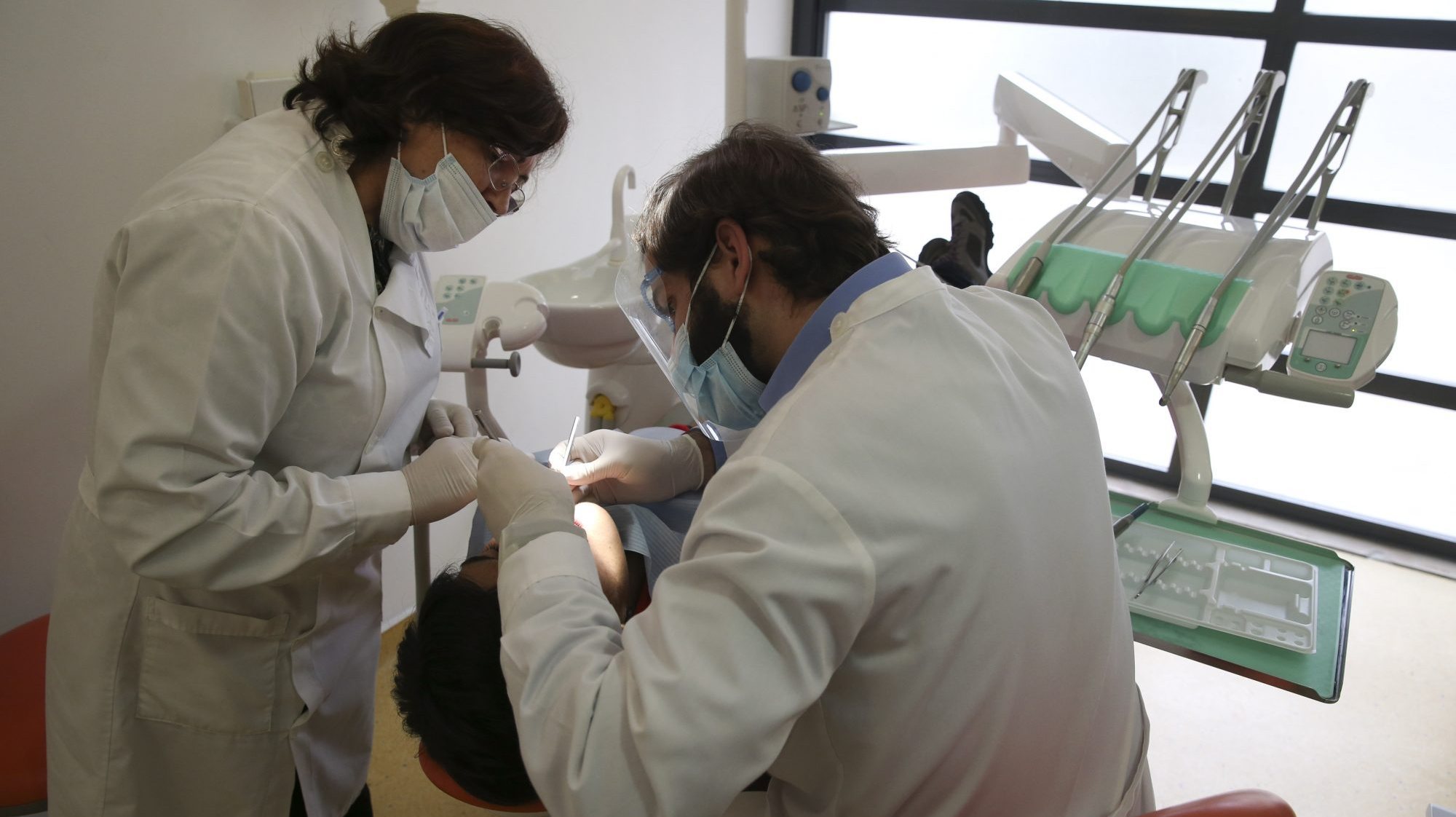 Dentistas em Portugal cada vez mais preocupados com a sua situação &quot;precária&quot;