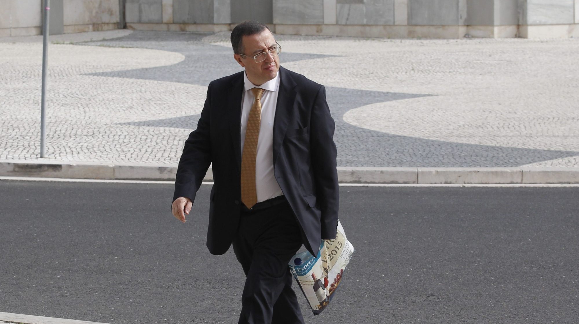 O juiz Carlos Alexandre vai responder por abuso de poder, falsificação de funcionário e denegação de justiça