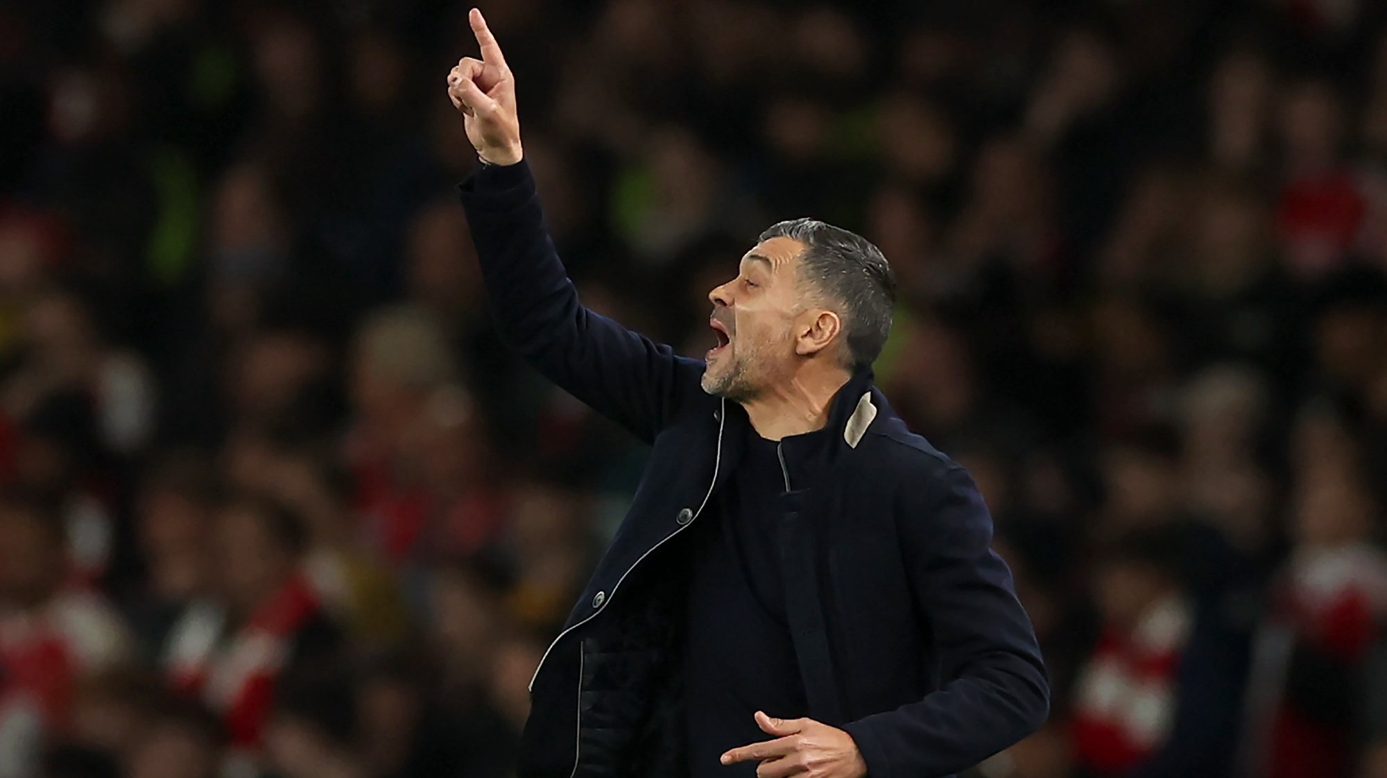 epa11217181 Porto head coach Sergio Conceicao
 gestures on the touchline during the UEFA Champions League Round of 16, 2nd leg match between Arsenal and Porto in London, Britain, 12 March 2024.  EPA/NEIL HALL