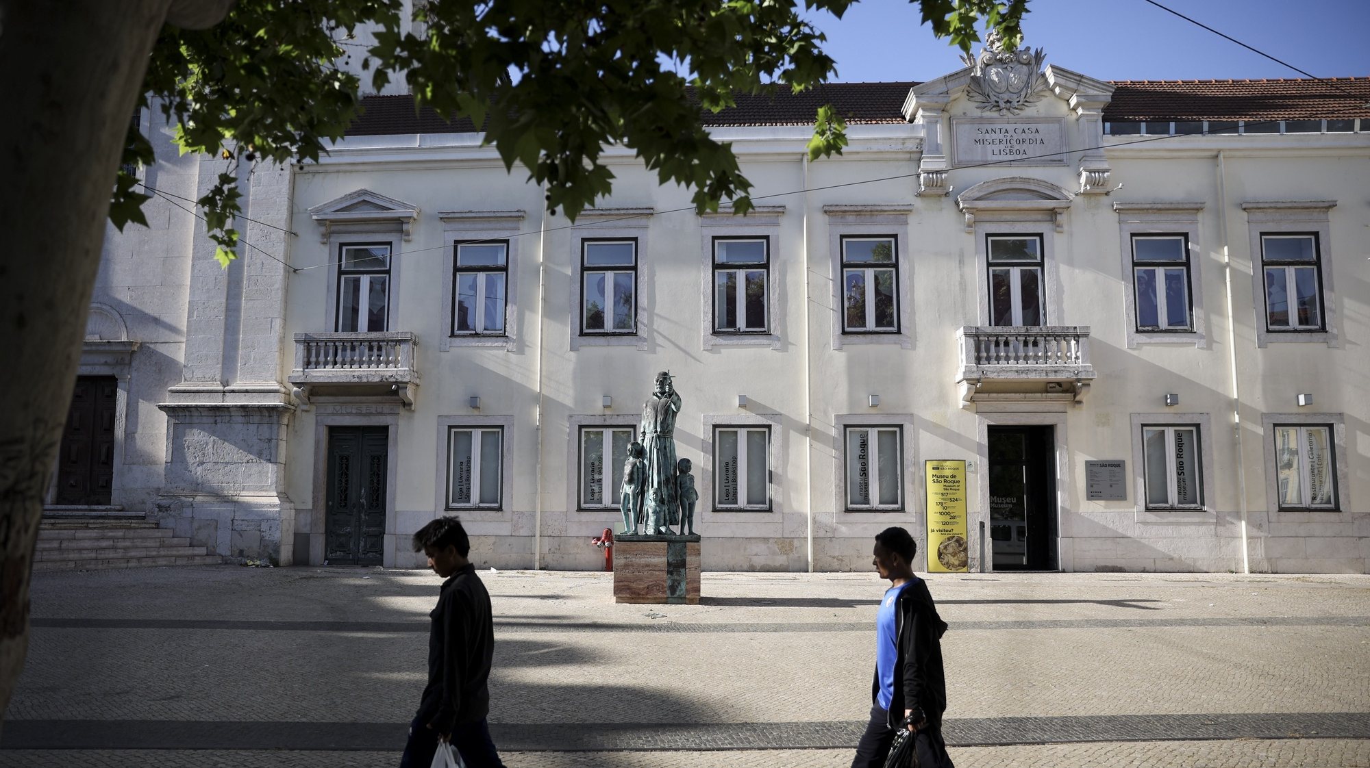 Fachada do edifício da Santa Casa da Misericórdia de Lisboa, 16 de abril de 2024. Museu de São Roque. Estátua do Padre António Vieira. CARLOS M. ALMEIDA/LUSA