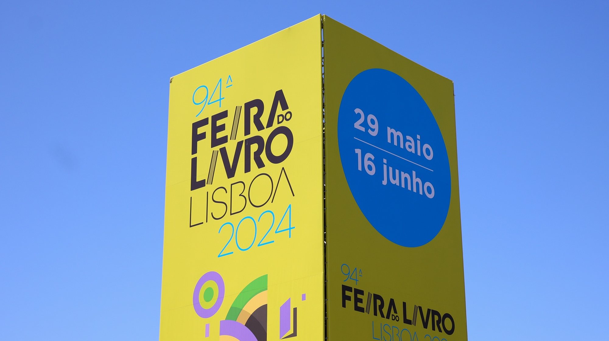 Preparativos para a abertura da Feira do Livro de Lisboa no Parque Eduardo VII, Lisboa, 24 de maio de 2024. ANTÓNIO COTRIM/LUSA