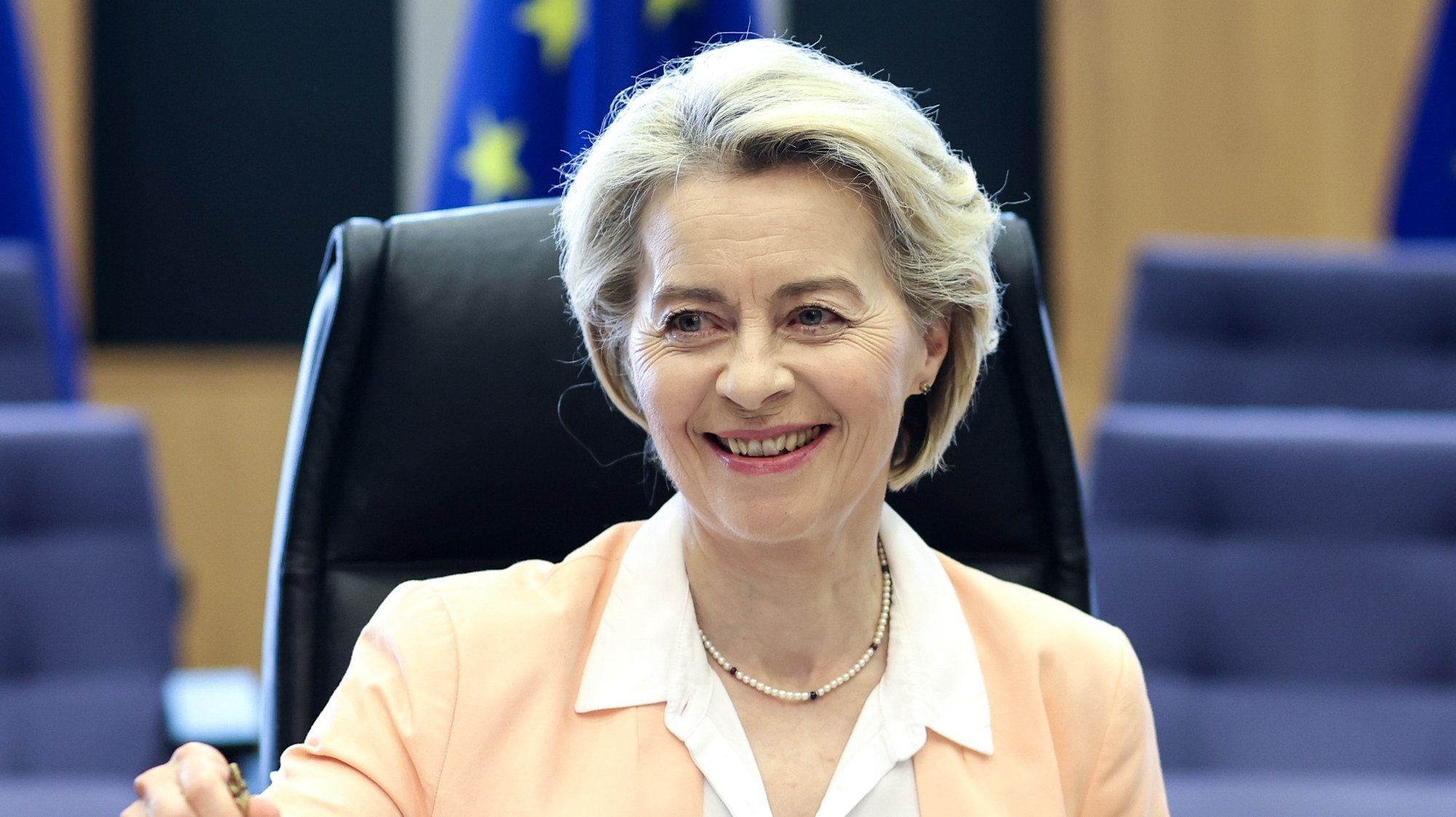 epa11438448 European Commission President Ursula von der Leyen opens the weekly meeting of the European College of Commissioners in Brussels, Belgium, 26 June 2024. Von der Leyen is expected to be officially re-elected as the next president of the European Commission during the EU Summit taking place on 27 and 28 June in Brussels.  EPA/OLIVIER HOSLET