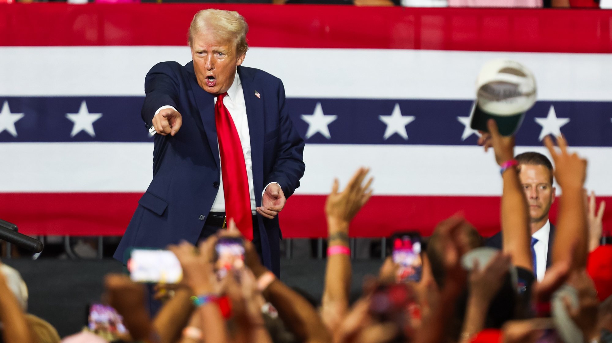 epa11495049 Republican presidential candidate Donald J. Trump speaks during a campaign rally at Bojangles Coliseum in Charlotte, North Carolina, USA, 24 July 2024.  EPA/DAVID JENSEN
