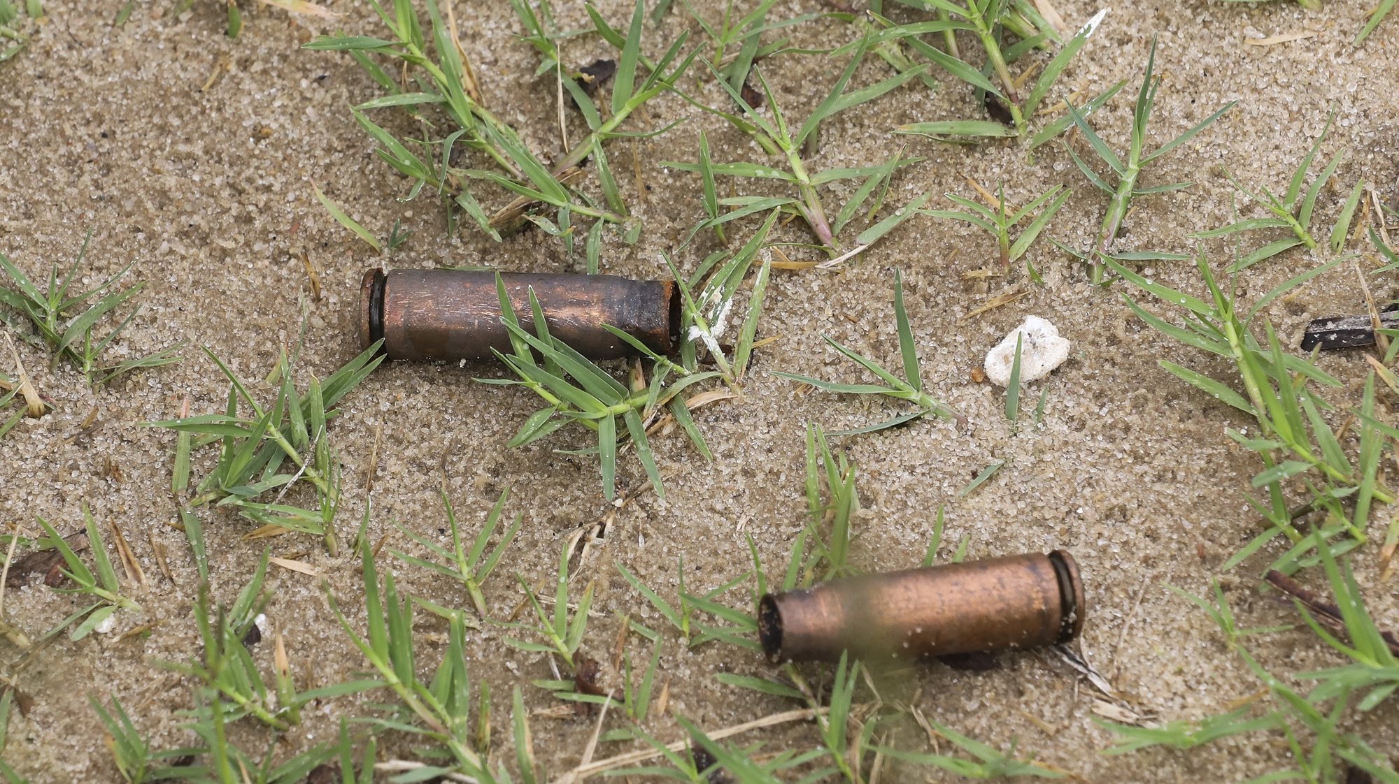 Munições de AK no chão, em Moçambique