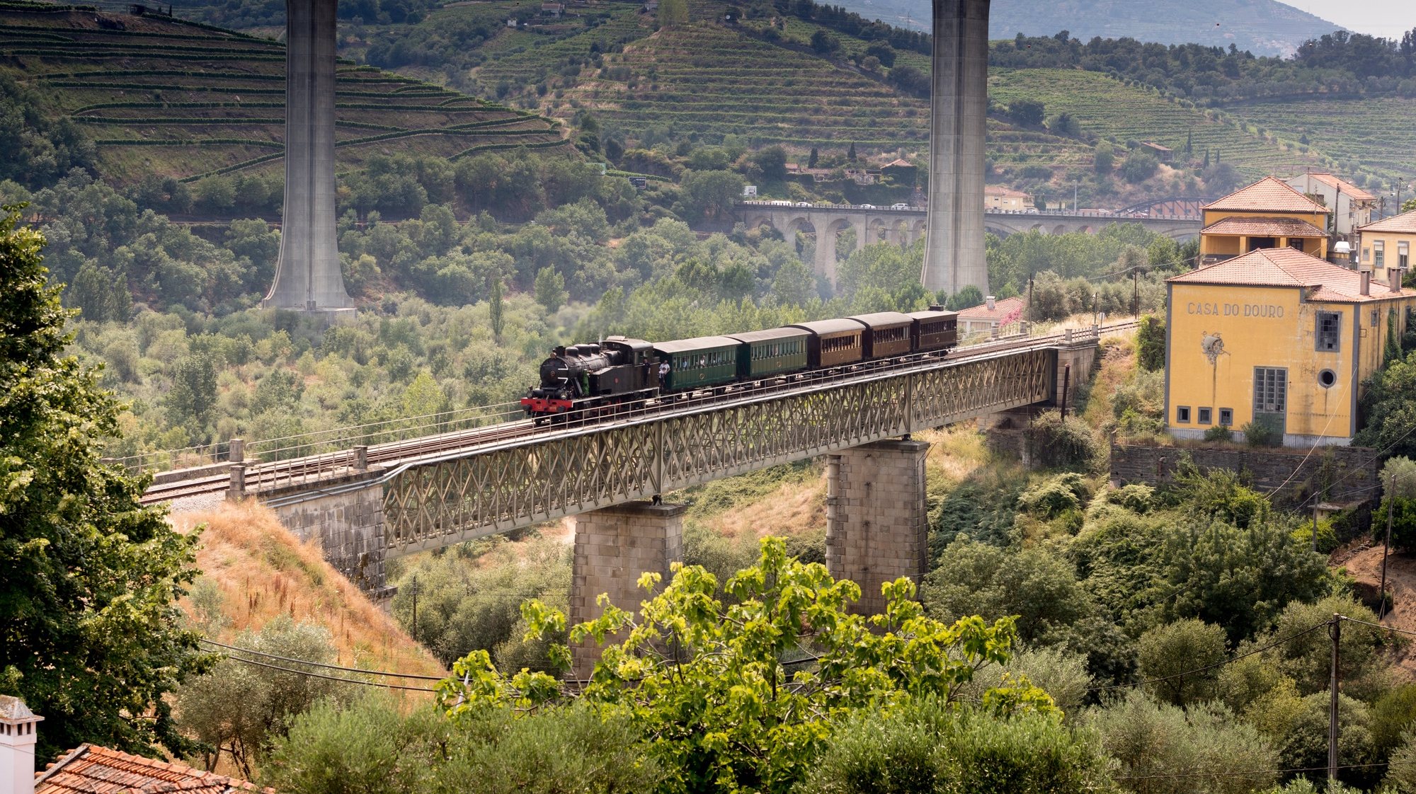 O projeto de eletrificação do troço Marco Canaveses — Peso da Régua vai estender-se entre os quilómetros 60 a 107 da Linha Ferroviária do Douro