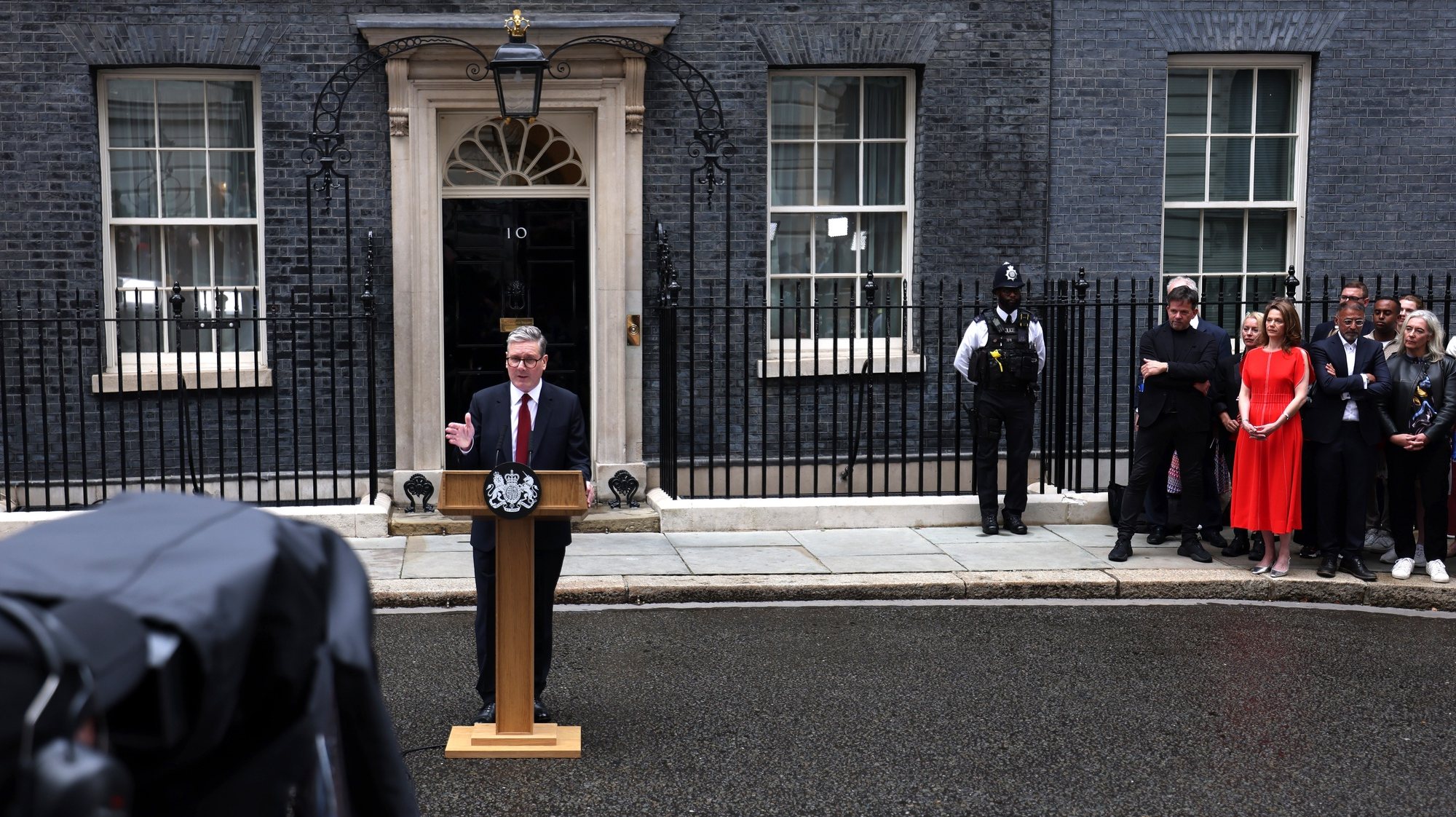 epa11459039 Britain&#039;s new Prime Minister Keir Starmer delivers his first speech outside 10 Downing Street in London, Britain, 05 July 2024. Labour party leader Keir Starmer became the country&#039;s new prime minister on 05 July, after his party won a landslide victory in the general election.  EPA/ANDY RAIN