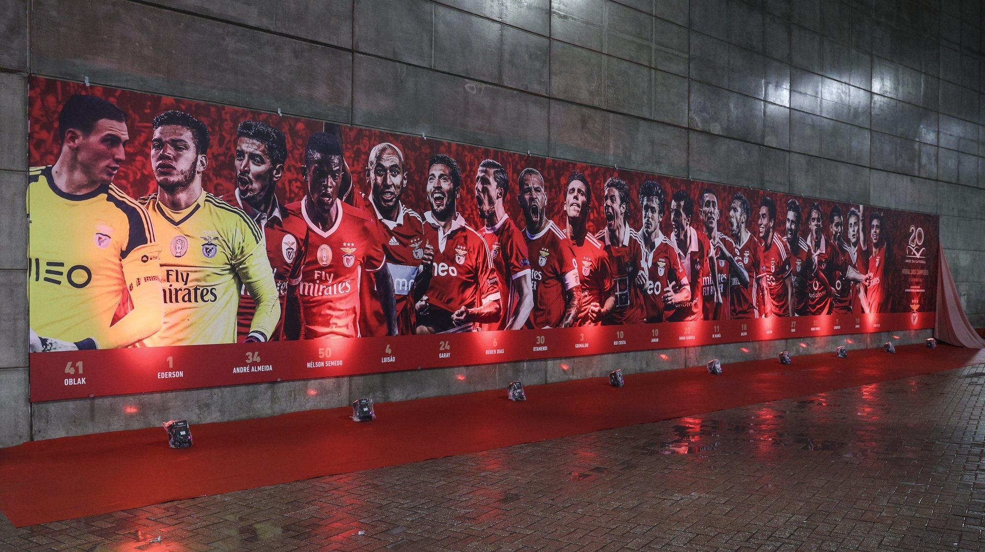 Inauguração do &quot;Mural dos Campeões&quot; onde estão imortalizados os 20 jogadores mais votados num mural único na data em que se assinala o 20.º aniversário do Estádio da Luz, Lisboa, 25 de outubro de 2023. MIGUEL A. LOPES/LUSA