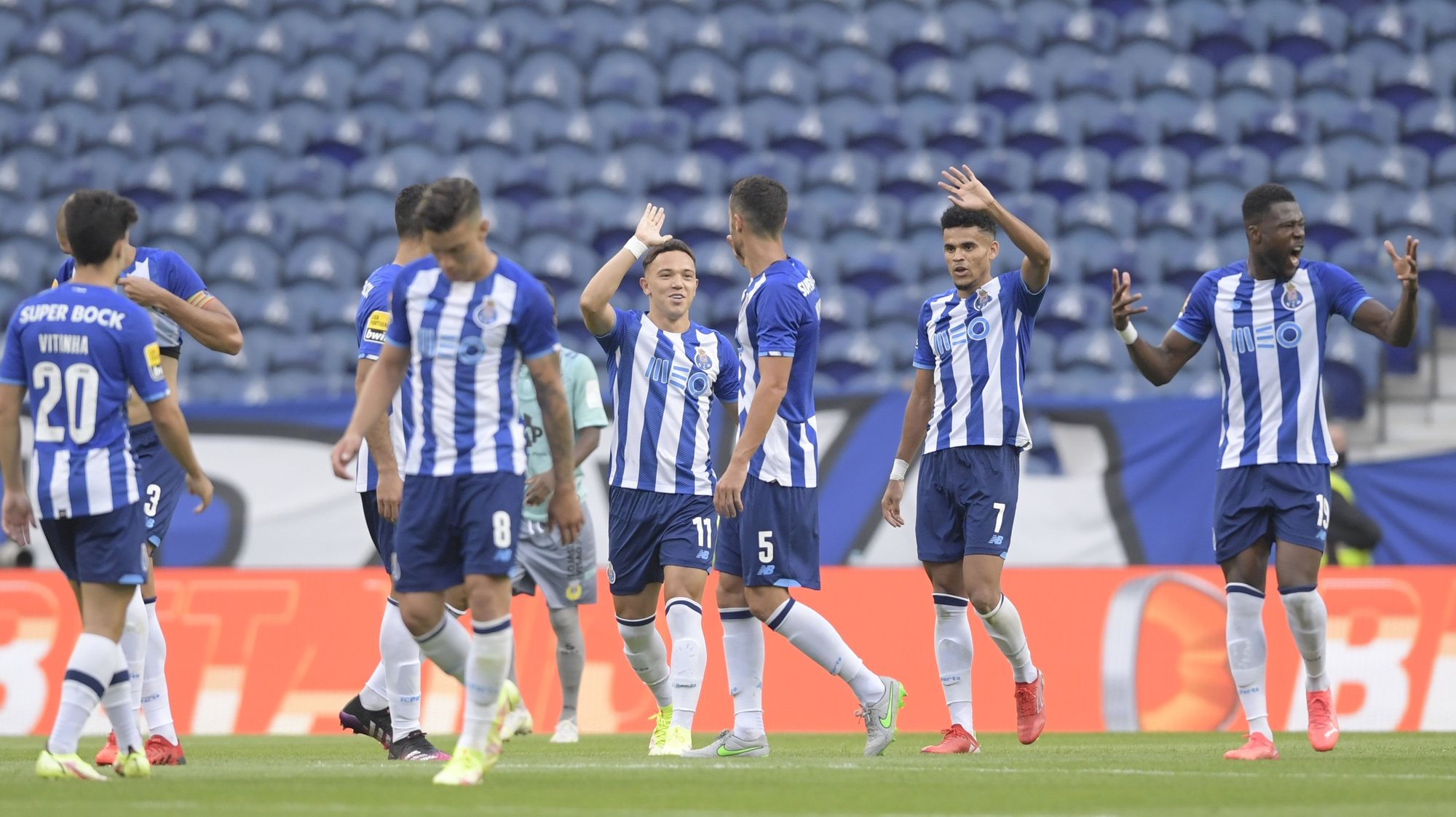 FC Porto&#039;s players celebrate a goal scored to Arouca, during their Portuguese First League soccer match held at Dragao stadium in Porto, northwest of Portugal, 28 august 2021. FERNANDO VELUDO/LUSA