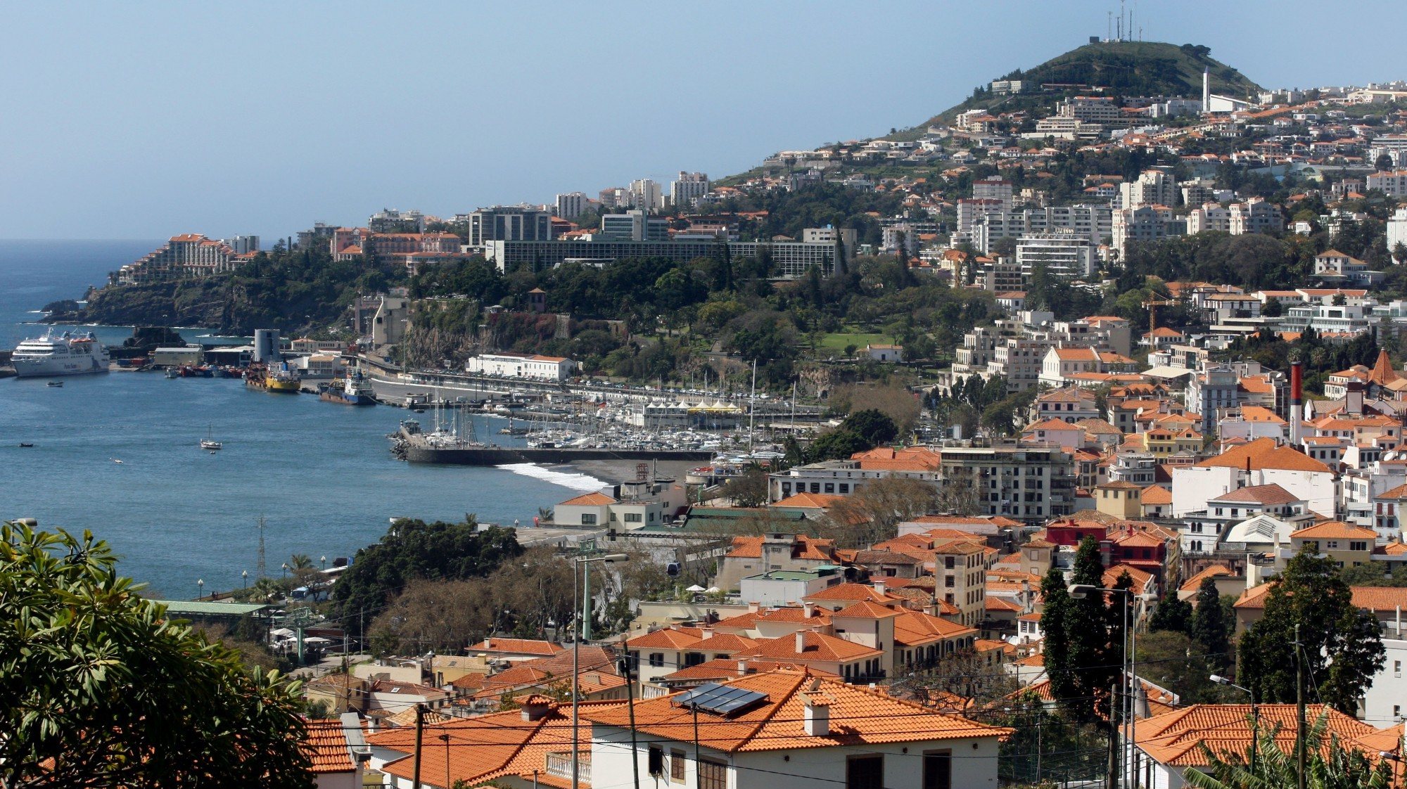A taxa de ocupação global para a Páscoa no arquipélago da Madeira situa-se nos 85%, ligeiramente inferior à prevista na sondagem desenvolvida no ano passado para o mesmo período festivo, que foi de 83%