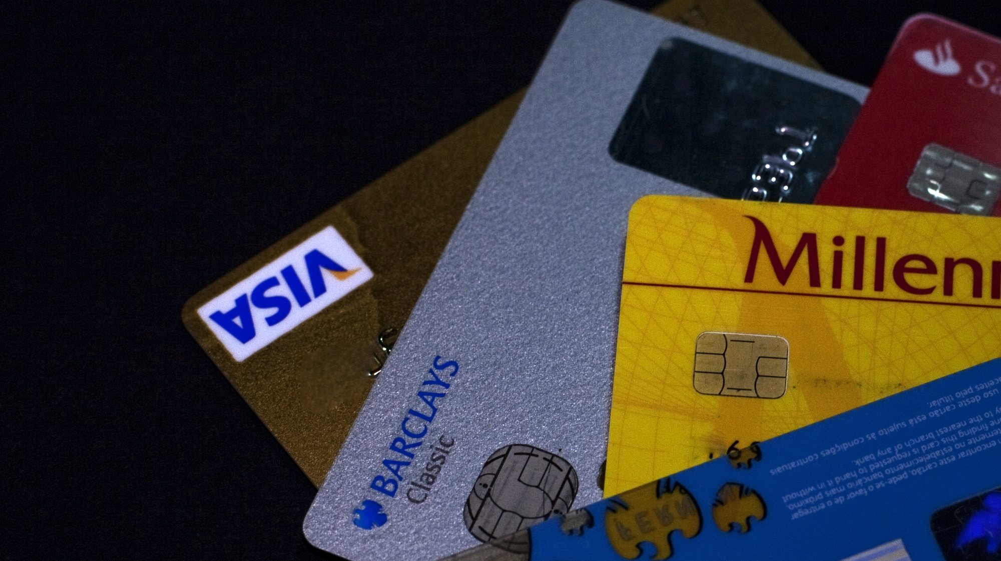 Cartões de crédito utilizados em transações comerciais, Lisboa, 27 de fevereiro de 2014. ANTÓNIO COTRIM/LUSA