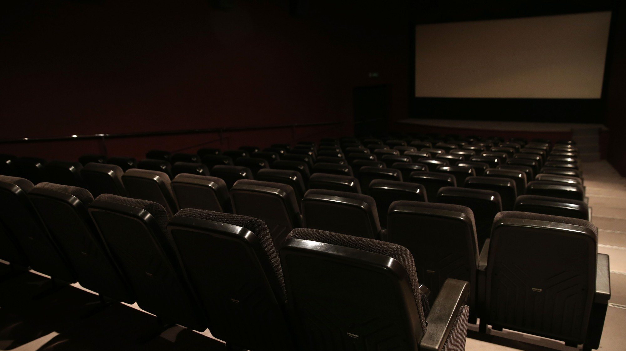 As salas de cinema tiveram fortes quebras de bilheteira em 2020