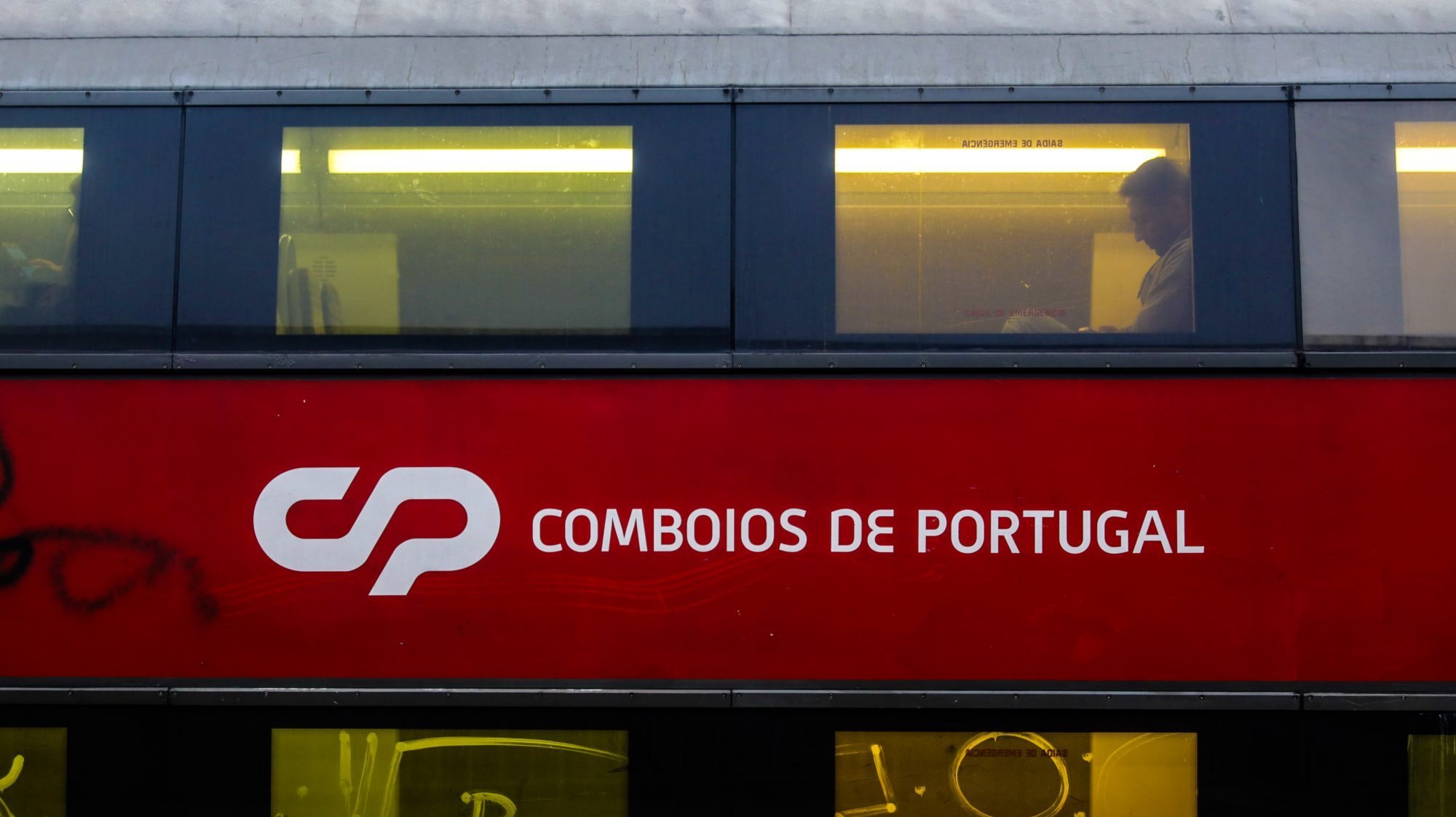 Dia 25, a empresa também suprimiu a ligação entre Porto e Vigo