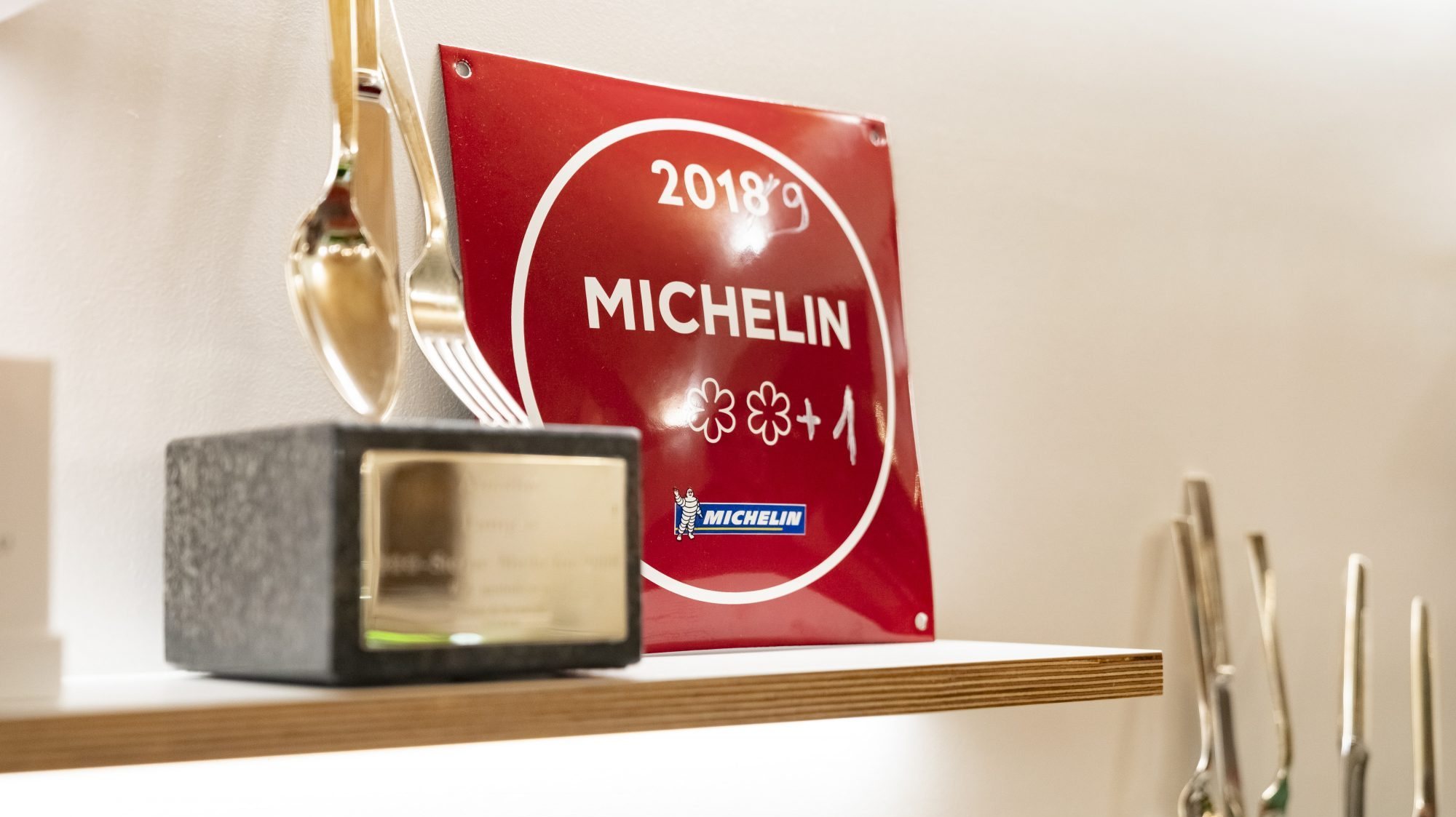O Guia Michelin &quot;cria valor para os restaurantes, atribuindo-lhes prémios todos os anos, contribuindo assim para o prestígio da gastronomia local e para o atrativo turístico dos territórios&quot;