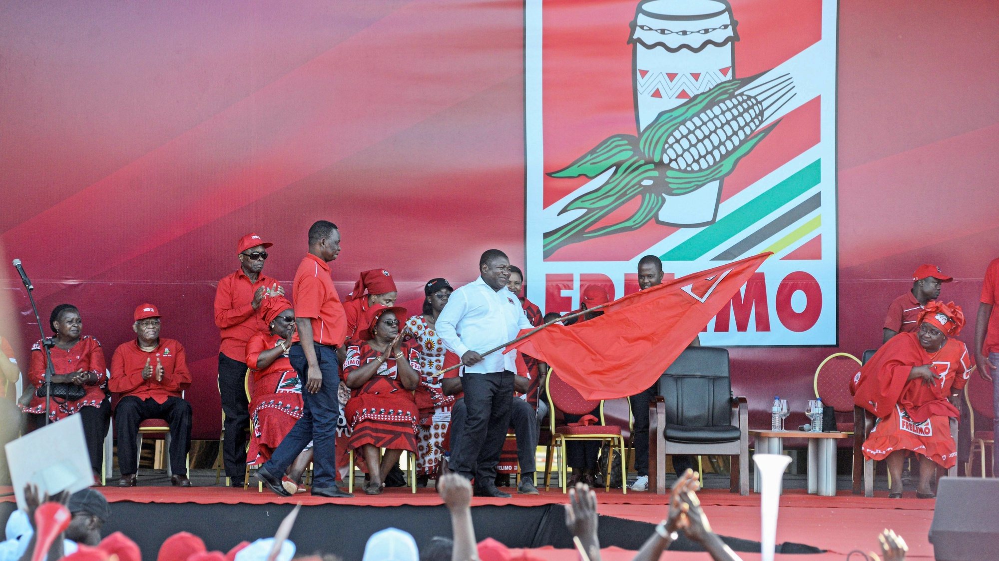 epa07915938 The President of Mozambique Liberation Front (Frelimo) and presidential candidate Filipe Nyusi attends a rally on the last day of the campaign, in Matola, outskirts of Maputo, Mozambique, 12 October 2019. Elections will be held on 15 October.  EPA/ANTONIO SILVA