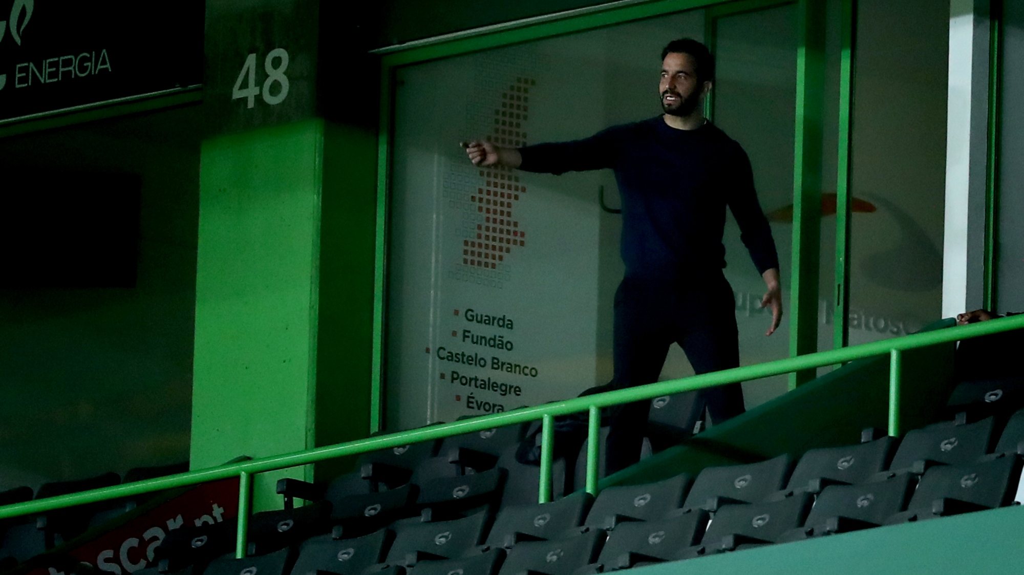 Rúben Amorim cumpriu o segundo de três jogos na bancada mas Sporting vai ainda apresentar recurso para o TAD