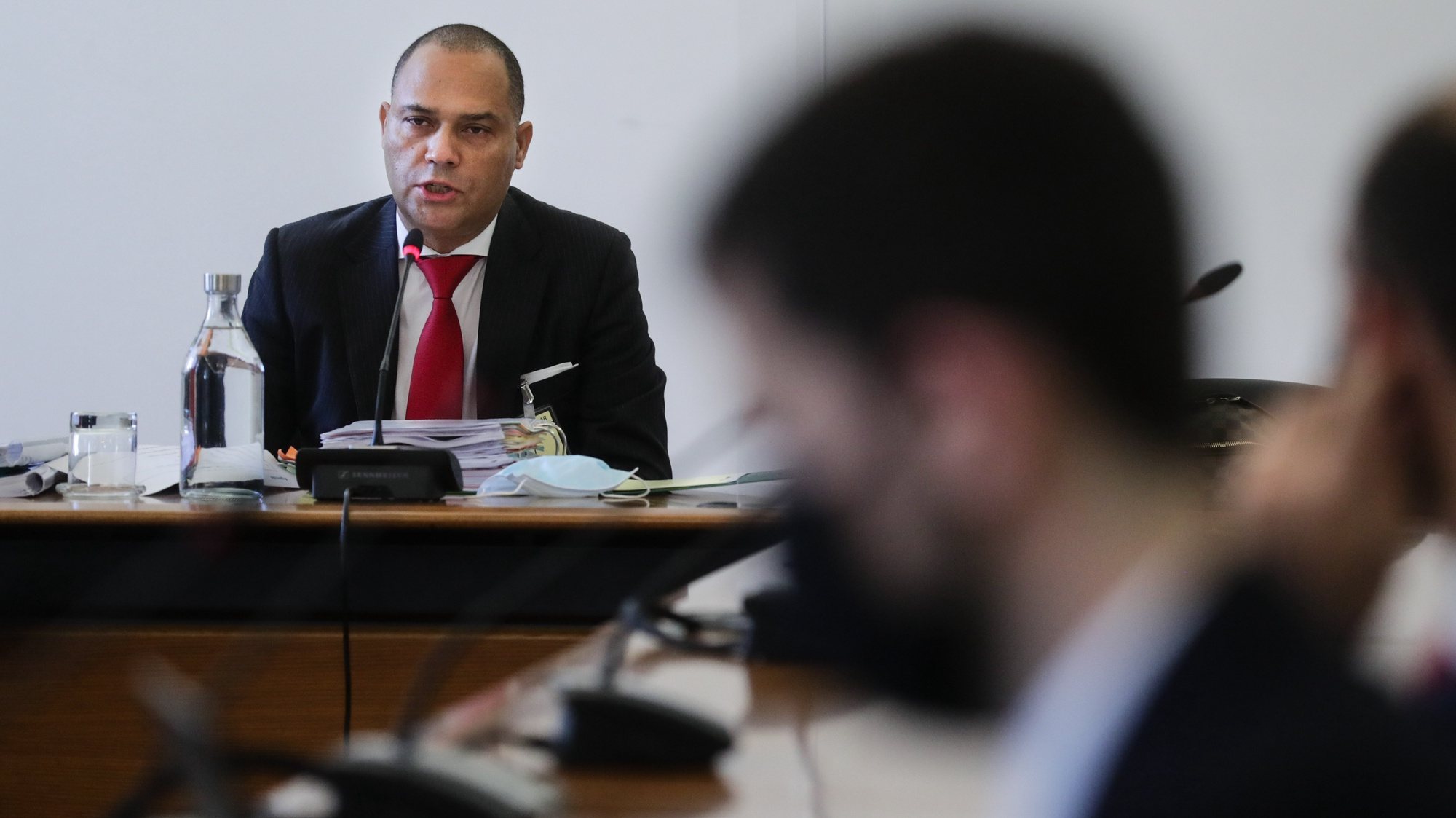 O diretor do Departamento de Risco Global, Carlos Brandão, fala perante a Comissão Eventual de Inquérito Parlamentar às perdas registadas pelo Novo Banco e imputadas ao Fundo de Resolução, na Assembleia da República, em Lisboa, 26 de maio de 2021. TIAGO PETINGA/LUSA