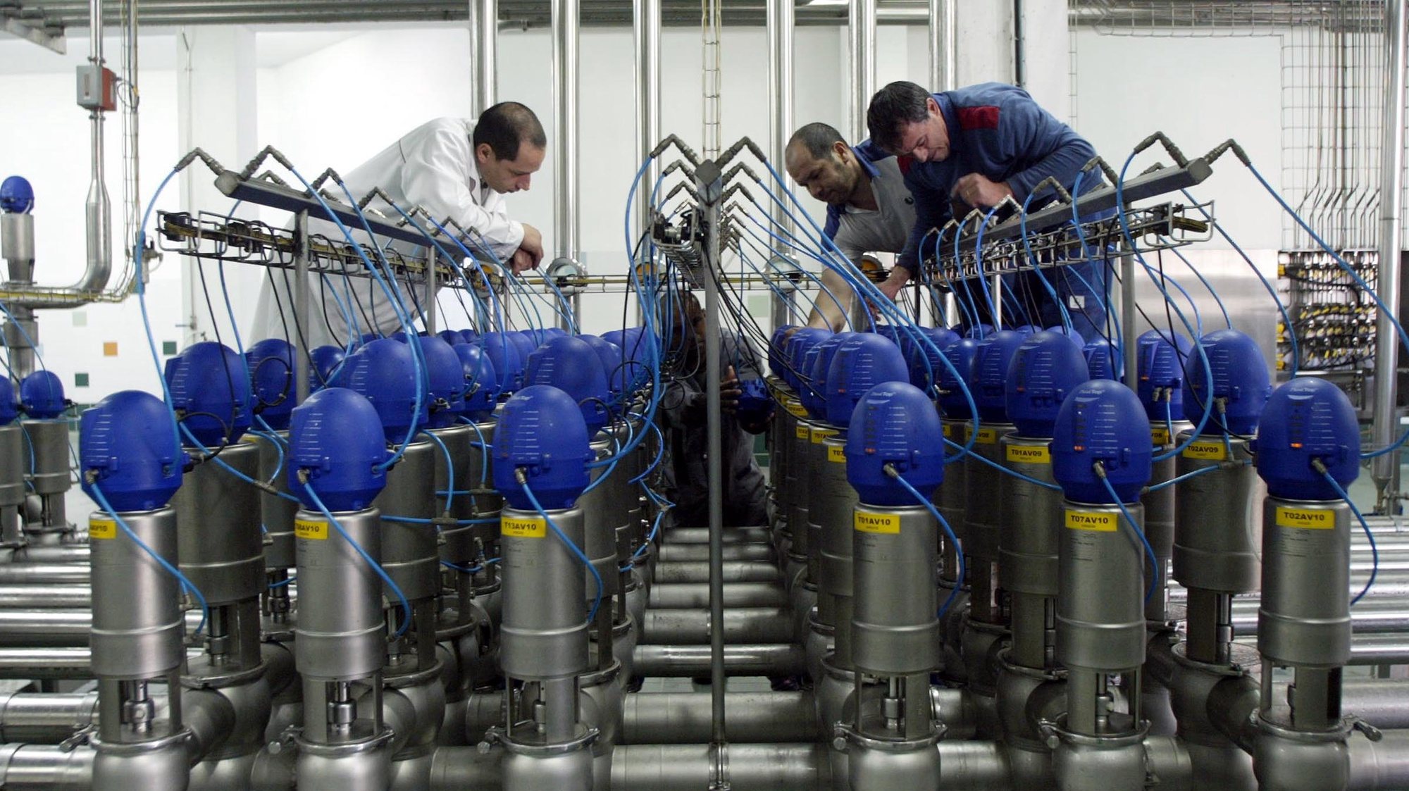 Processo de producao da nova cerveja Super Bock sem alcool da Unicer, segunda-feira 10 Abril de 2007, em Leça do Balio, Matosinhos. ESTELA SILVA/LUSA