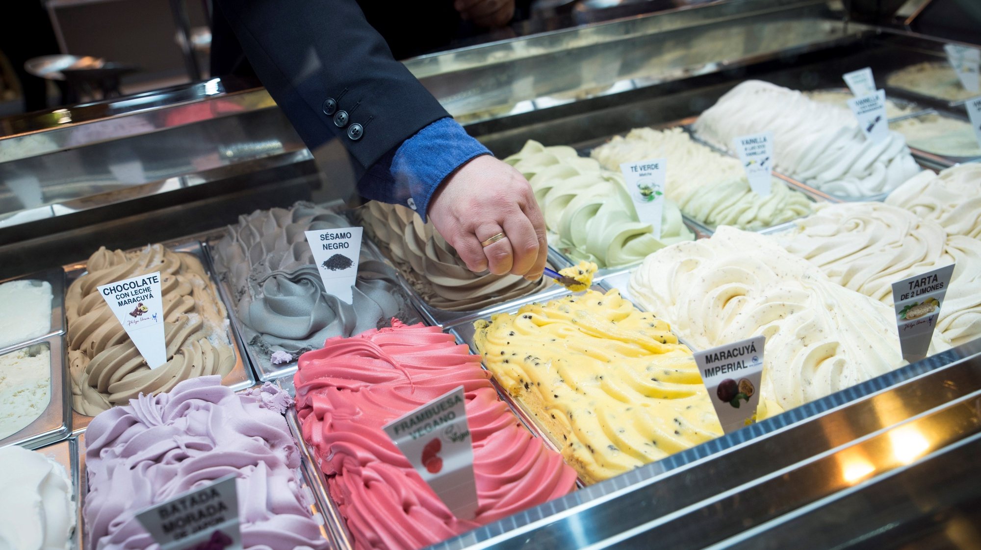 epa07491914 A view of several gourmet ice-creams as part of 33th Gourmet Fair in Madrid, Spain, 08 April 2019. The fair is held in the framework of International Quality Food and Drinks Trade Show.  EPA/Luca Piergiovanni