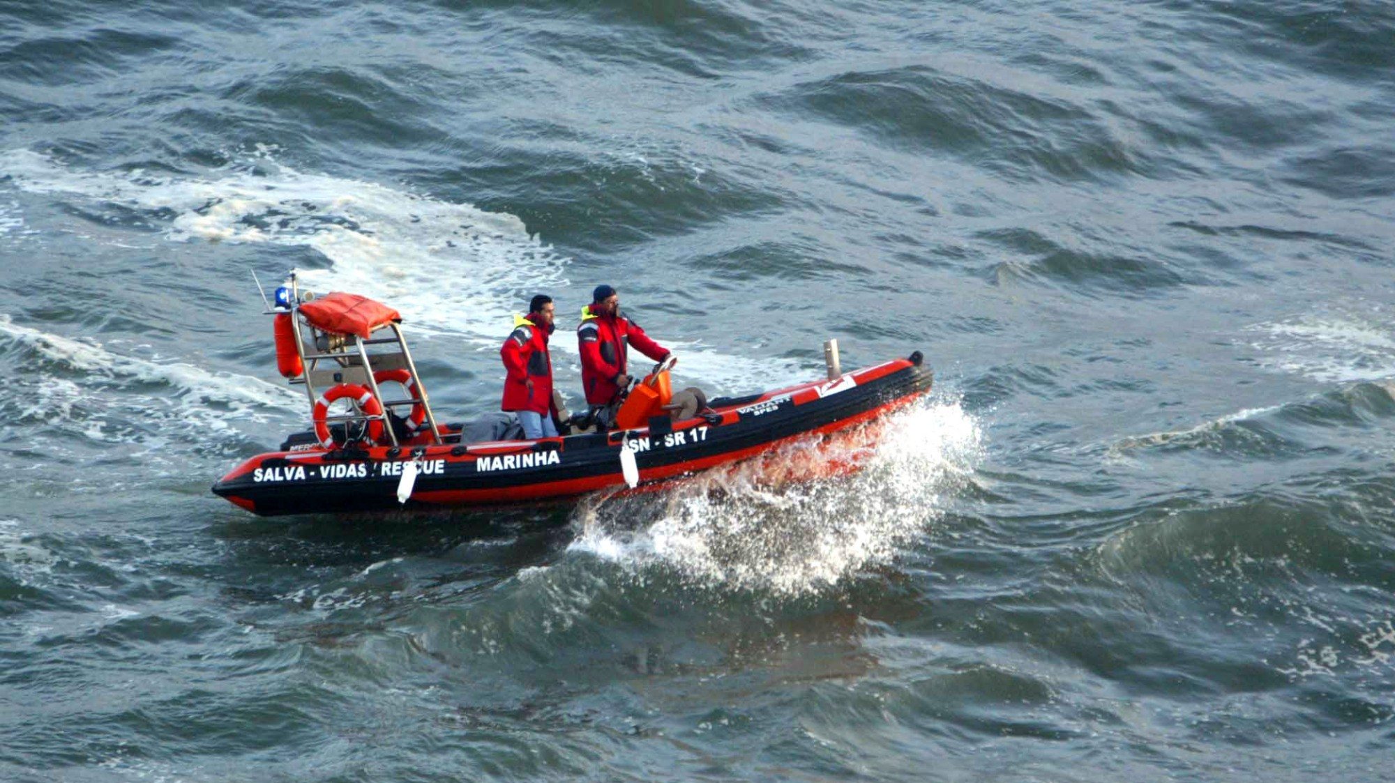 Três mortos por afogamento na Costa da Caparica e em Vila Real – Observador