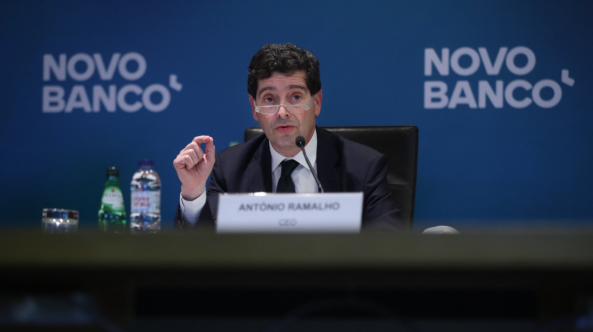 O diretor Executivo do Novo Banco, António Ramalho, durante a conferência de imprensa de apresentação de resultados de 2020, na sede do Novo Banco, em Lisboa, em Lisboa, 26 de março de 2021. MÁRIO CRUZ/LUSA
