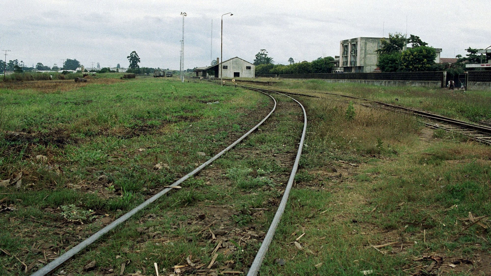 Caminhos de Ferro da Beira na cidade do Chimoio (antiga Vila Perry), em Moçambique, a 14 de Abril de 1993.   MANUEL MOURA / LUSA