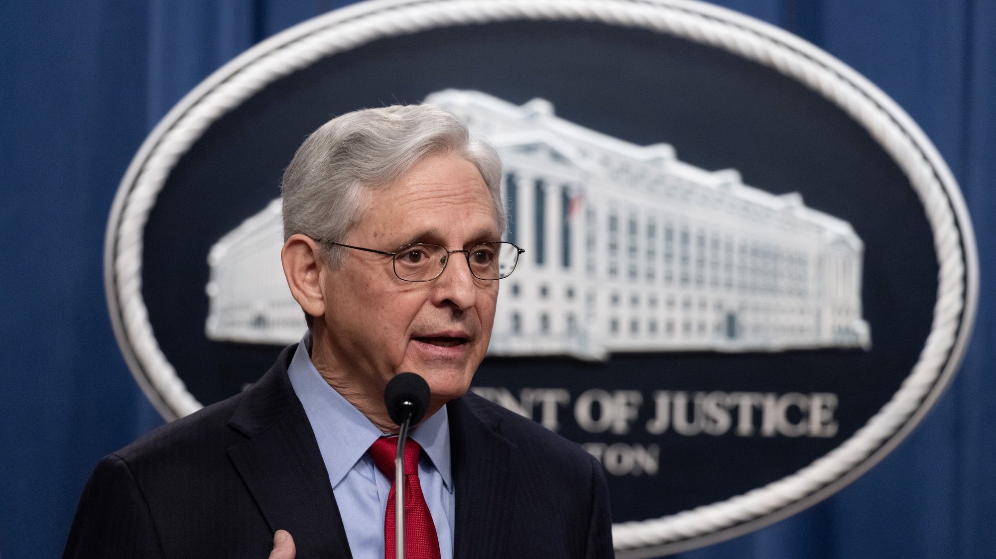 epa11234002 US Attorney General Merrick Garland speaks during a news conference announcing an antitrust case against Apple, at the Justice Department in Washington, DC, USA, 21 March 2024. The US Justice Department announced a landmark lawsuit against Apple, one of the world&#039;s most valuable companies, in an antitrust case alleging that Apple has monopolized smartphone markets by preventing competitors from accessing hardware and software features of the iPhone.  EPA/MICHAEL REYNOLDS