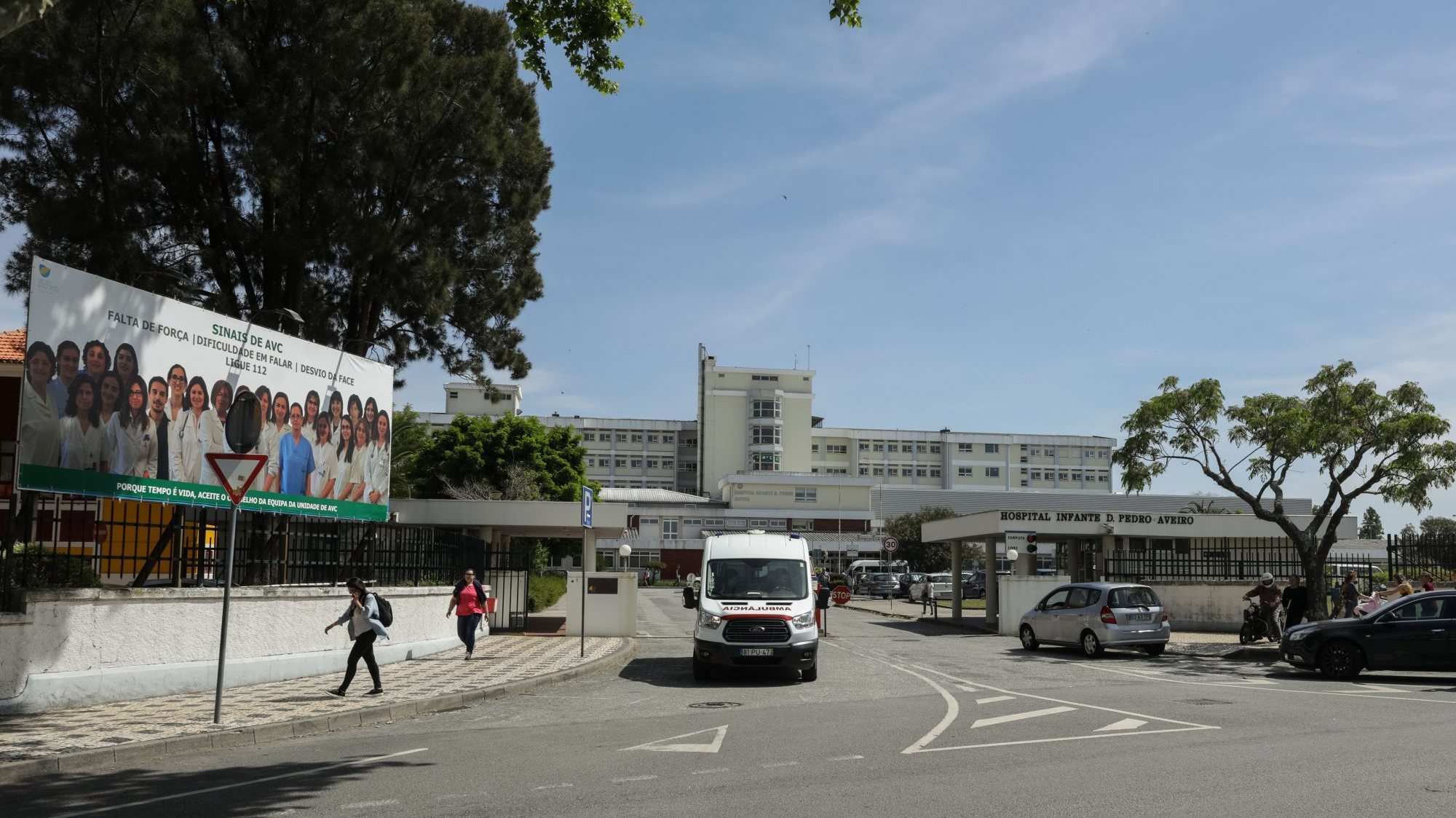 Entre os arguidos estão dois assistentes operacionais da casa mortuária do Centro Hospitalar do Baixo Vouga, em Aveiro