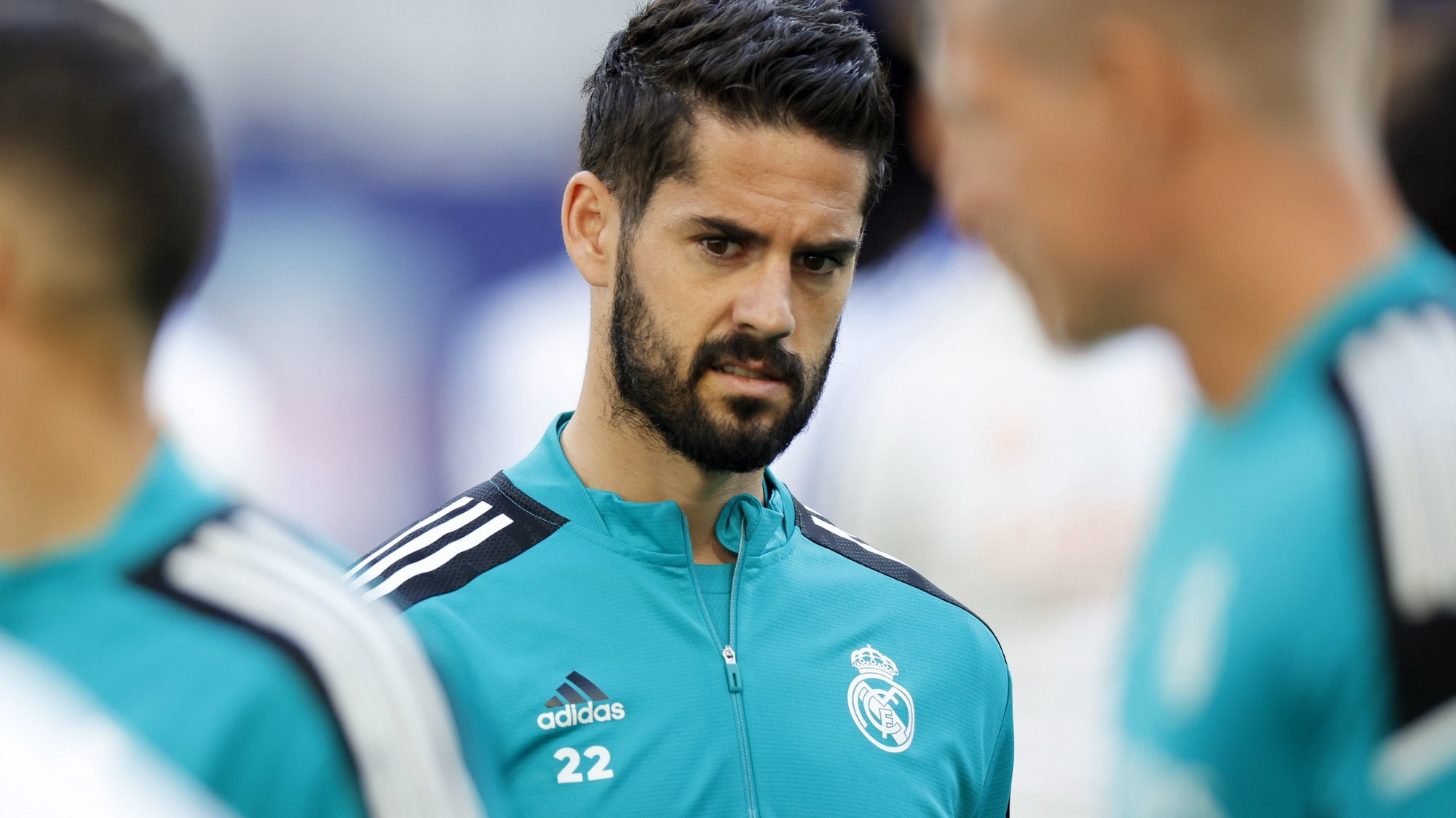 epa09980773 Isco of Real Madrid attends the team&#039;s training session at Stade de France in Saint-Denis, near Paris, France, 27 May 2022. Real Madrid will face Liverpool FC in their UEFA Champions League final on 28 May 2022.  EPA/YOAN VALAT