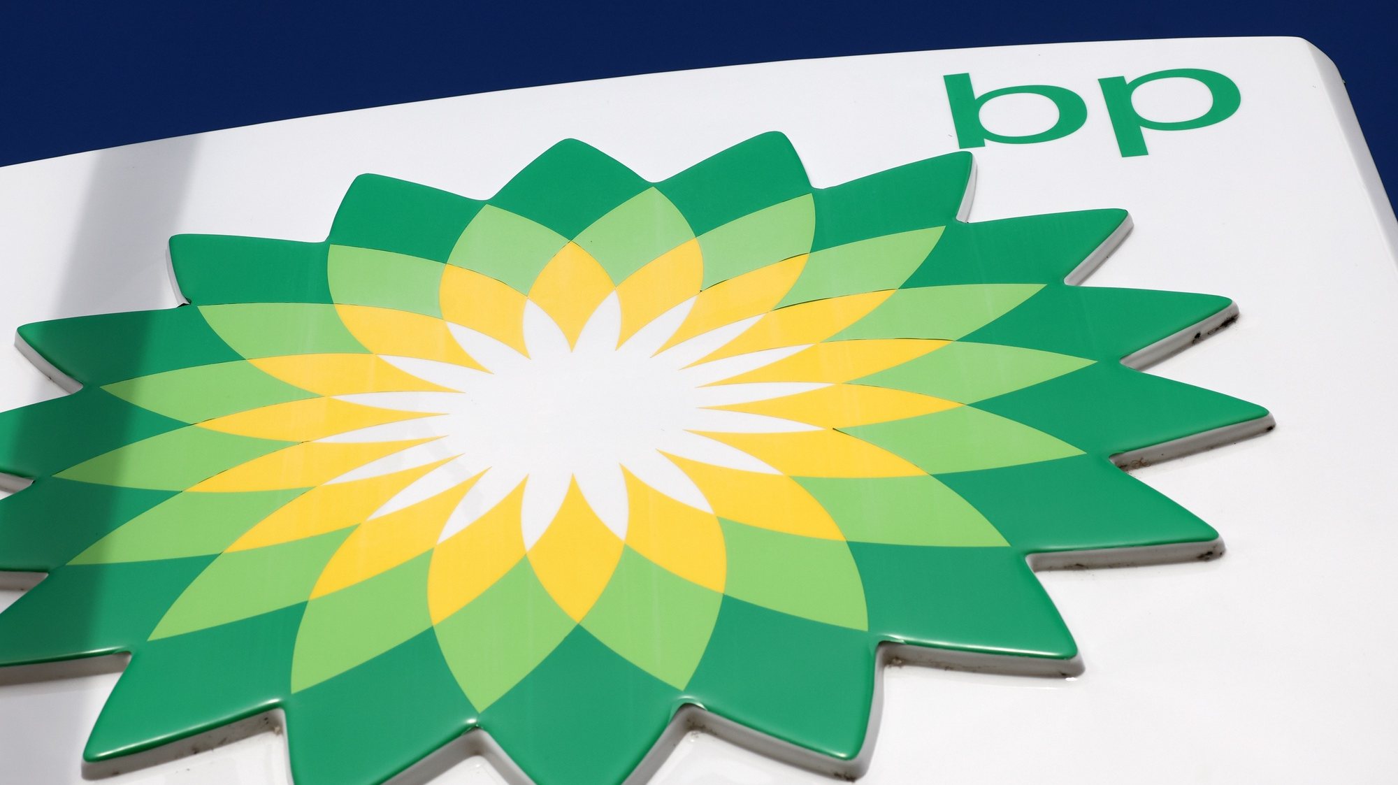 epa10950455 A company logo is displayed on a BP garage in London, Britain, 31 October 2023. BP has suffered a drop in third-quarter profits, due to weaker energy prices and wind farms. The energy company reported third-quarter earnings of 3.3 billion US dollars, less than predicted by analysts.  EPA/NEIL HALL