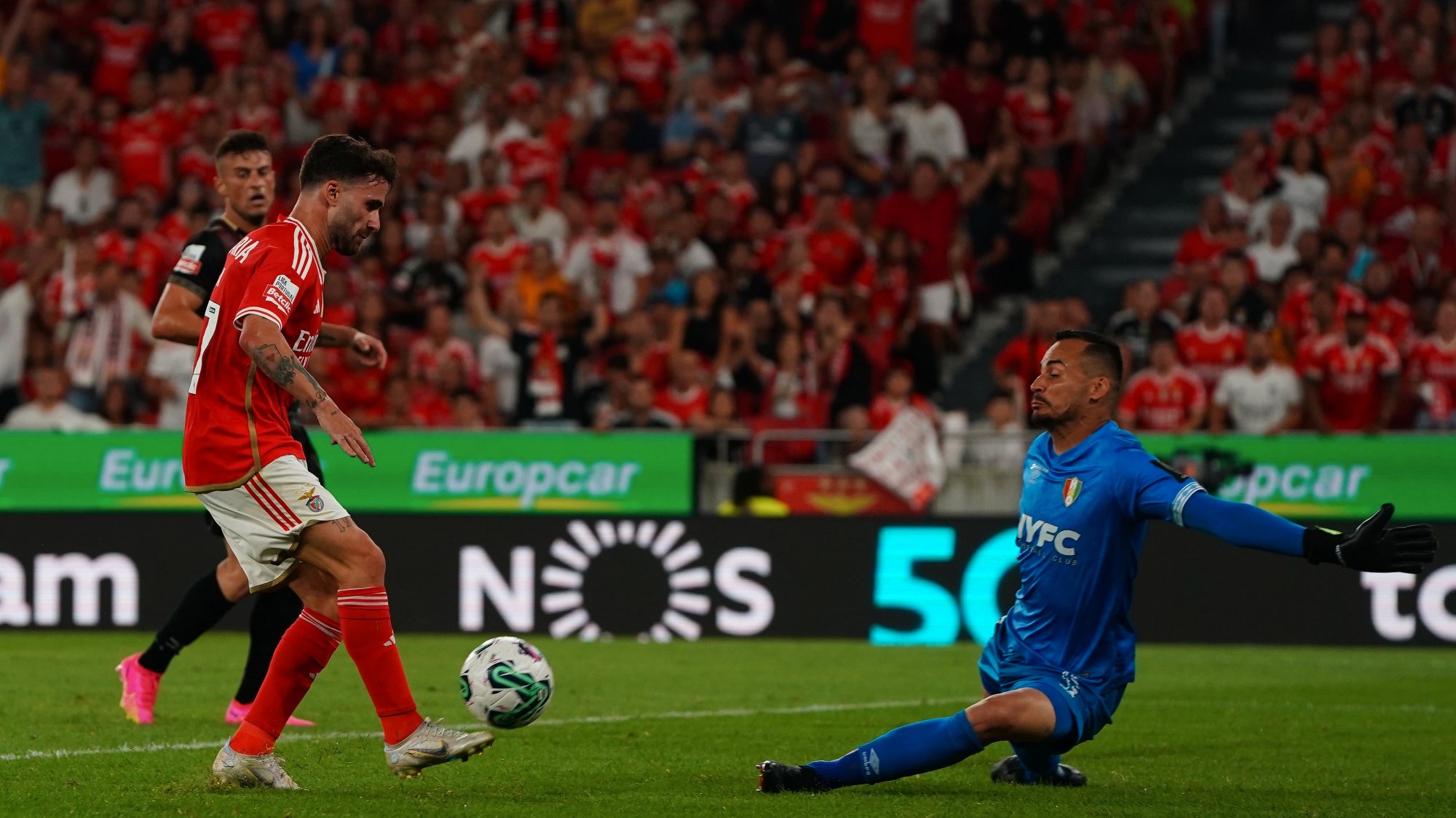 Benfica 2-0 Estrela Vermelha :: Resumos :: Vídeos 