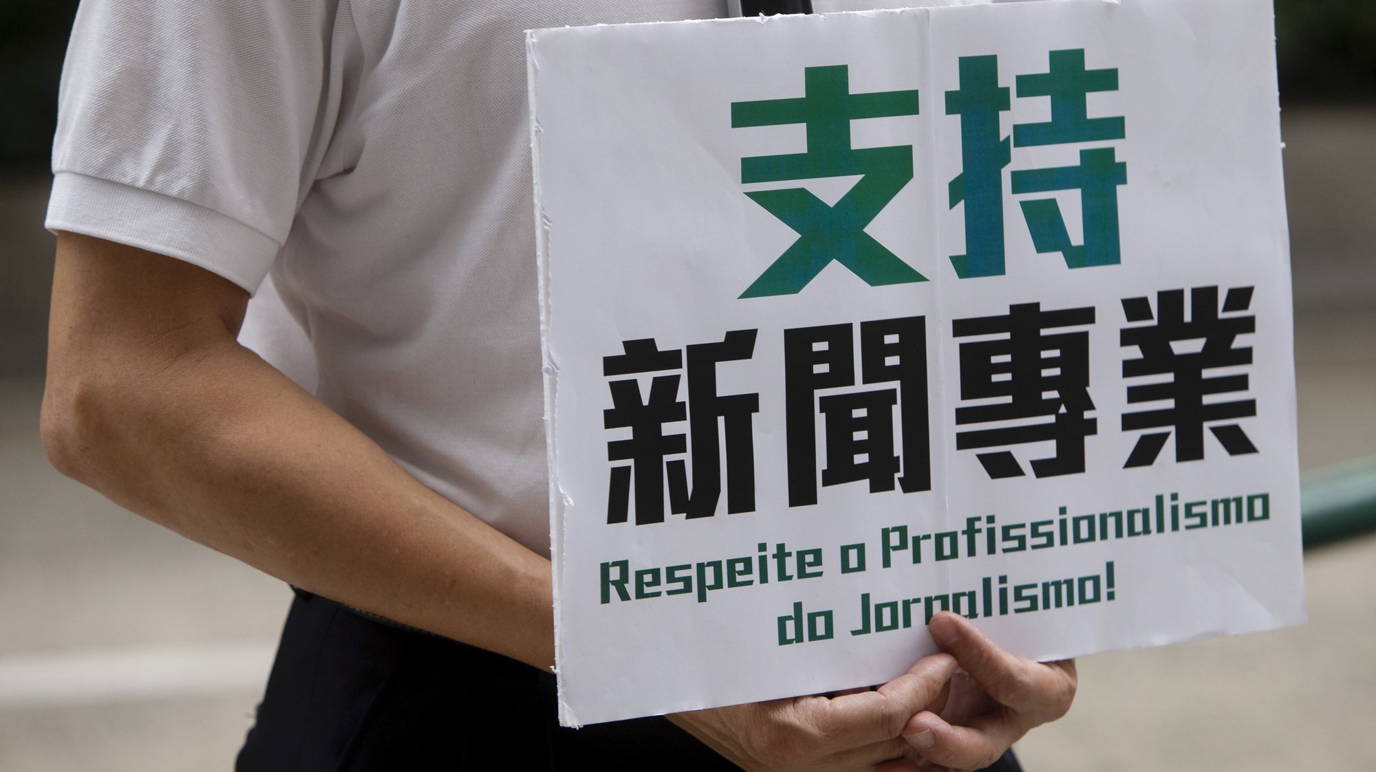 Manifestaçõa de apoio à liberdade de imprensa em Macau, frente às instalações da TDM. Macau, China, 4 de Abril de 2021, CARMO CORREIA/LUSA