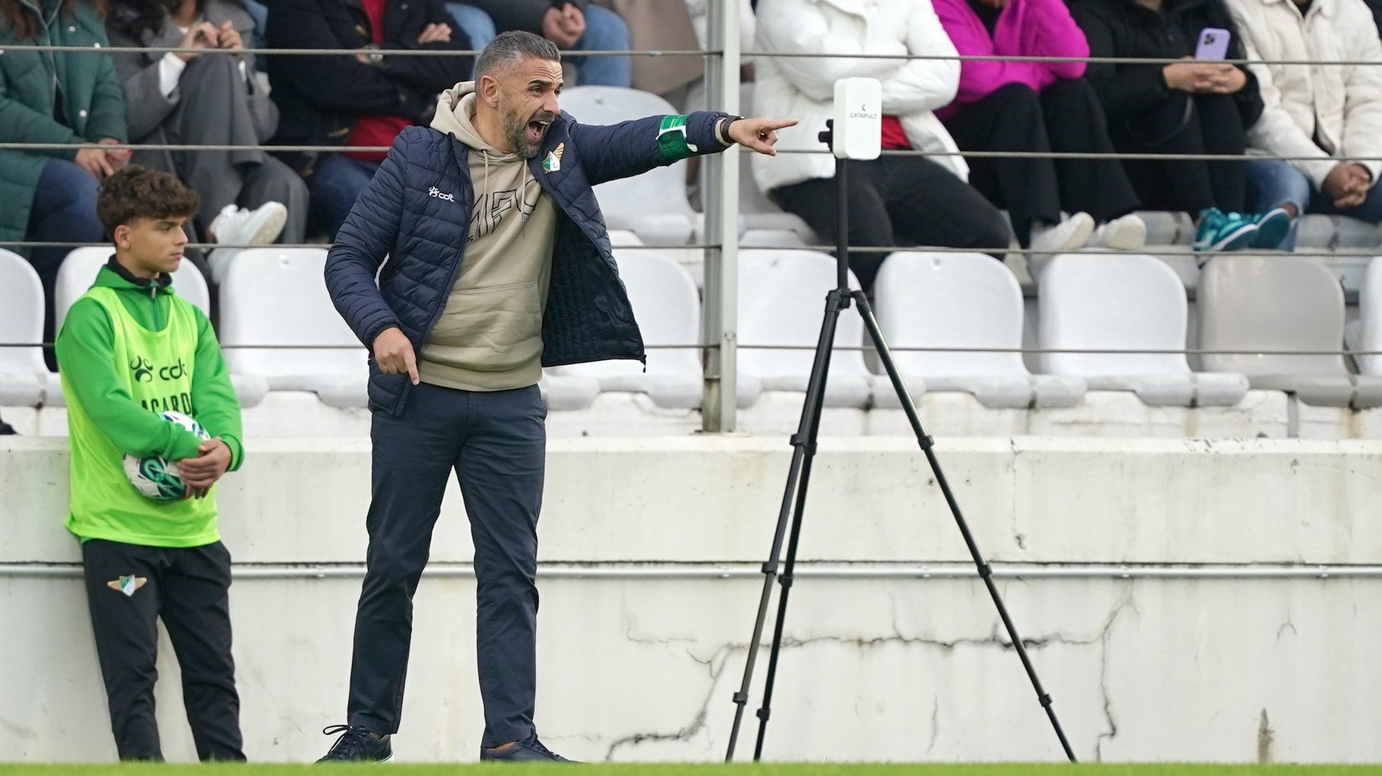 O treinador do Moreirense, Rui Borges, reage durante o jogo da I Liga de futebol contra o Vitória de Guimarães, realizado no Estádio Comendador Joaquim de Almeida Freitas em Moreira de Cónegos, 5 de novembro de 2023. HUGO DELGADO/LUSA