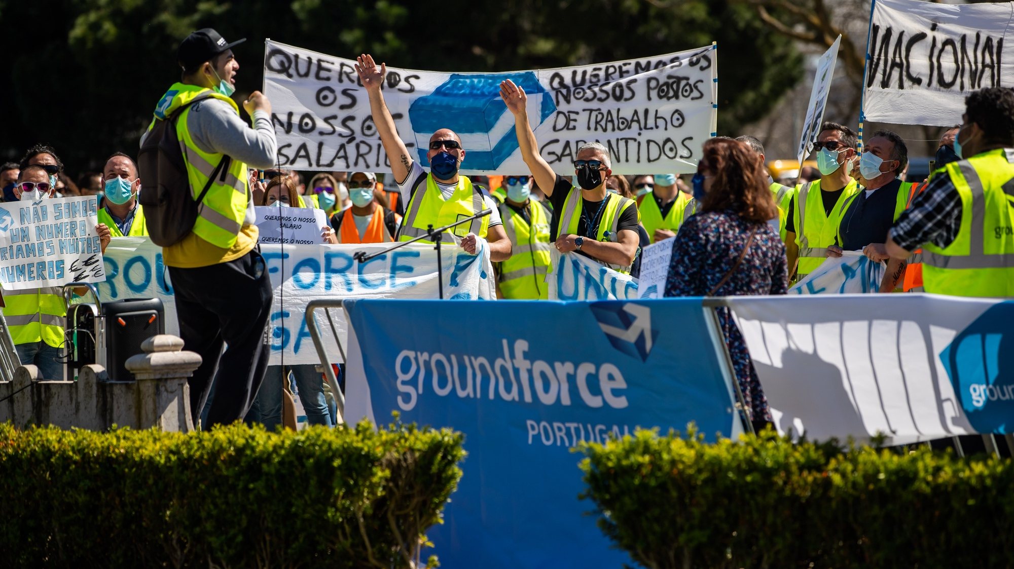 Manifestação de trabalhadores da SPdH/Groundforce convocada pelo movimento SOS handling, em protesto pelo não pagamento de salários e os despedimentos anunciados, em frente ao Palácio de Belém, em Lisboa, 15 de  março de 2021. JOSÉ SENA GOULÃO/LUSA