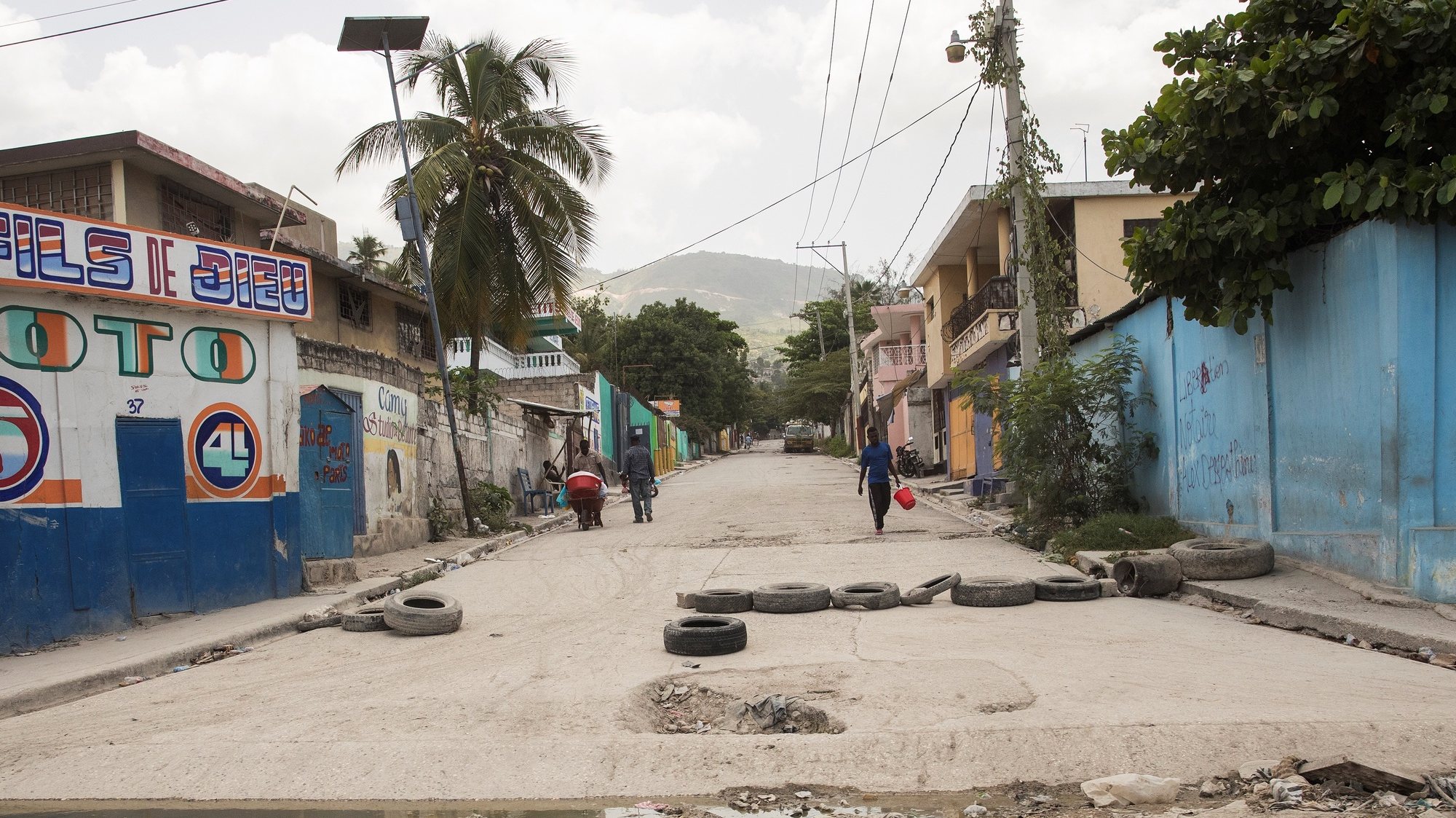 Rua em Port-au-Prince no Haiti