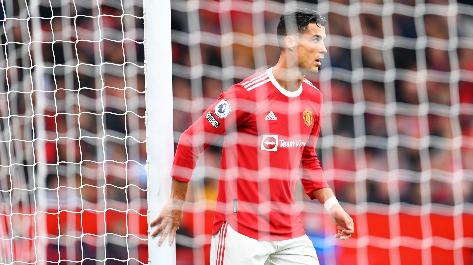 Ronaldo levava série de cinco golos em cinco jogos mas não conseguiu desempatar o encontro com o Everton após ter saído do banco