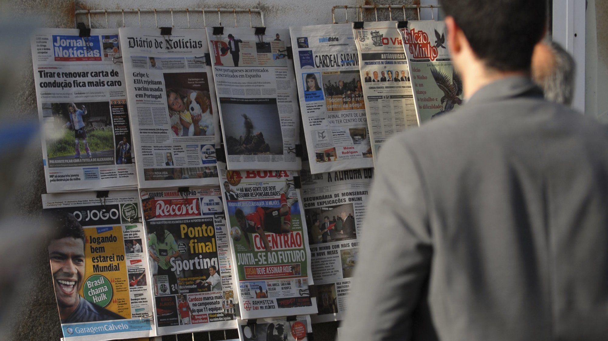 Vários quiosques e papelarias suspenderam já a venda de qualquer jornal ou revista