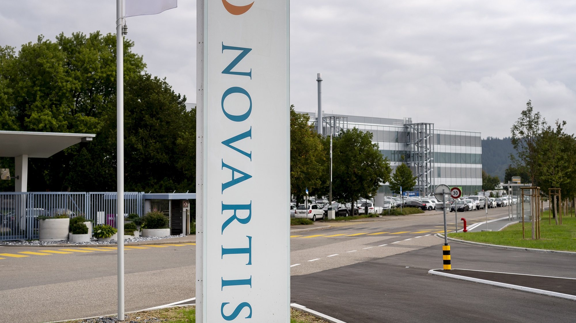 epa08324990 (FILE) - The Novartis logo is pictured in Stein, Switzerland, 03 September 2019 (reissued 26 March 2020). On 26 March 2020, Basel-based pharmaceutical giant Novartis announced to have joined forces with the Bill &amp; Melinda Gates Foundation to fight the coronavirus pandemic.  EPA/GEORGIOS KEFALAS
