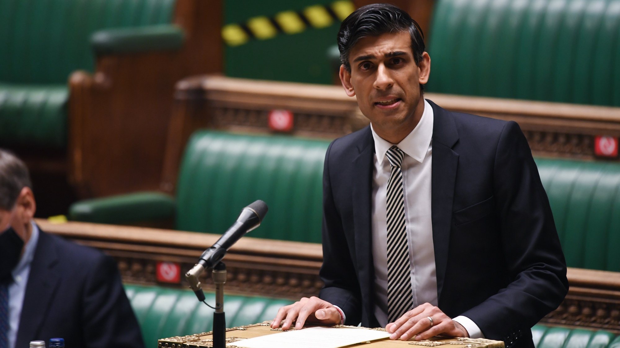 epa08932035 A handout photo made available by the UK Parliament shows Britain&#039;s Chancellor Rishi Sunak giving an economic update statement on in the House of Commons in London, Britain, 11 January 2021.  EPA/JESSICA TAYLOR/UK PARLIAMENT HANDOUT MANDATORY CREDIT: UK PARLIAMENT HANDOUT EDITORIAL USE ONLY/NO SALES