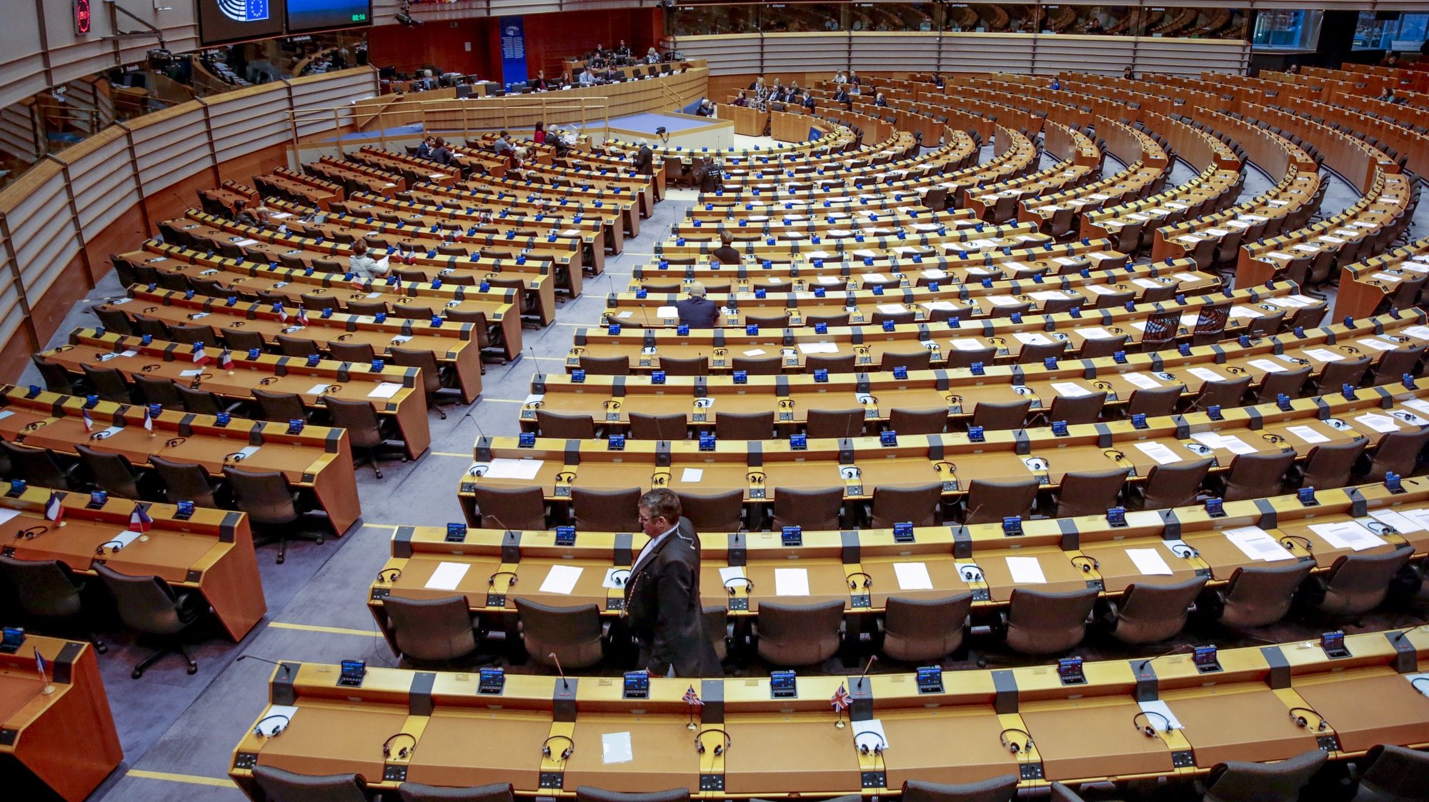 epa07994910 A general view of the European Parliament&#039;s hemicycle on the second day of a &#039;mini-plenary&#039; session in Brussels, Belgium, 14 November 2019. Members of the European Parliament (MEPs) gathered in Brussels for Committee meetings and Plenary Sessions debating the migrants situation&#039;s in Bosnia as well as in Greek islands&#039; hotspots.  EPA/OLIVIER HOSLET