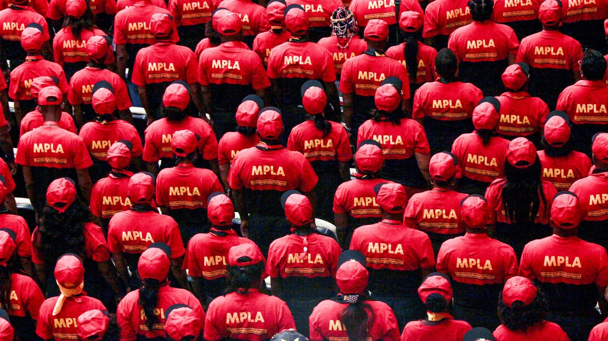 Abel Chivukuvuku, coordenador do PRA-JA Servir Angola, acusou o MPLA de ser um &quot;partido de truques e que nunca ganhou eleições&quot;