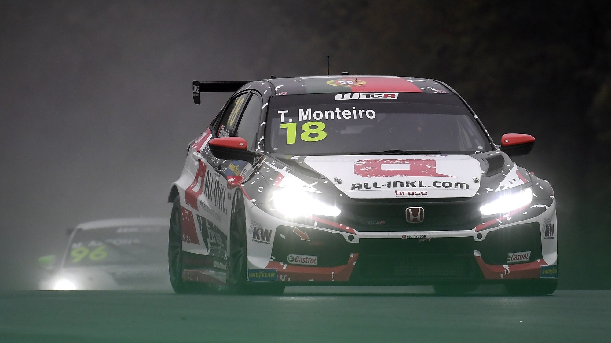 epa08752351 Portuguese Tiago Monteiro of ALL-INKL.DE Muennich Motorsport steers his Honda Civic TCR car during the first heat of Race of Hungary of World Touring Car Cup (WTCR) on the Hungaroring circuit in Mogyorod, Hungary, 17 October 2020.  EPA/Tamas Kovacs HUNGARY OUT