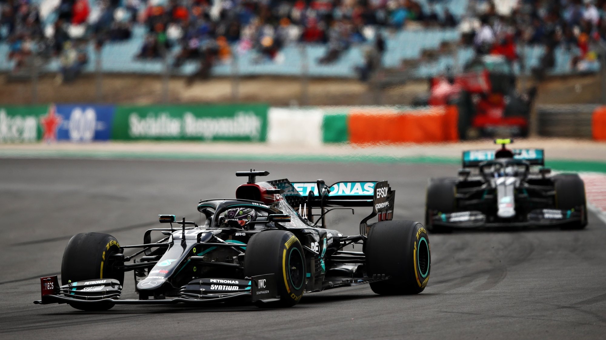 Lewis Hamilton conseguiu a 92.ª vitória da carreira no Grande Prémio de Portugal do ano passado