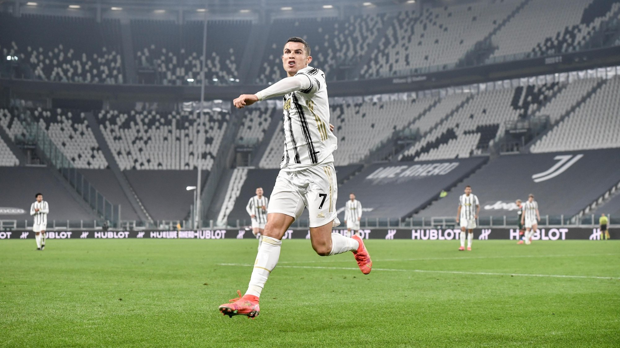 Ronaldo tornou-se o primeiro jogador da história da Juventus a marcar mais de 100 golos nas primeiras três épocas no clube