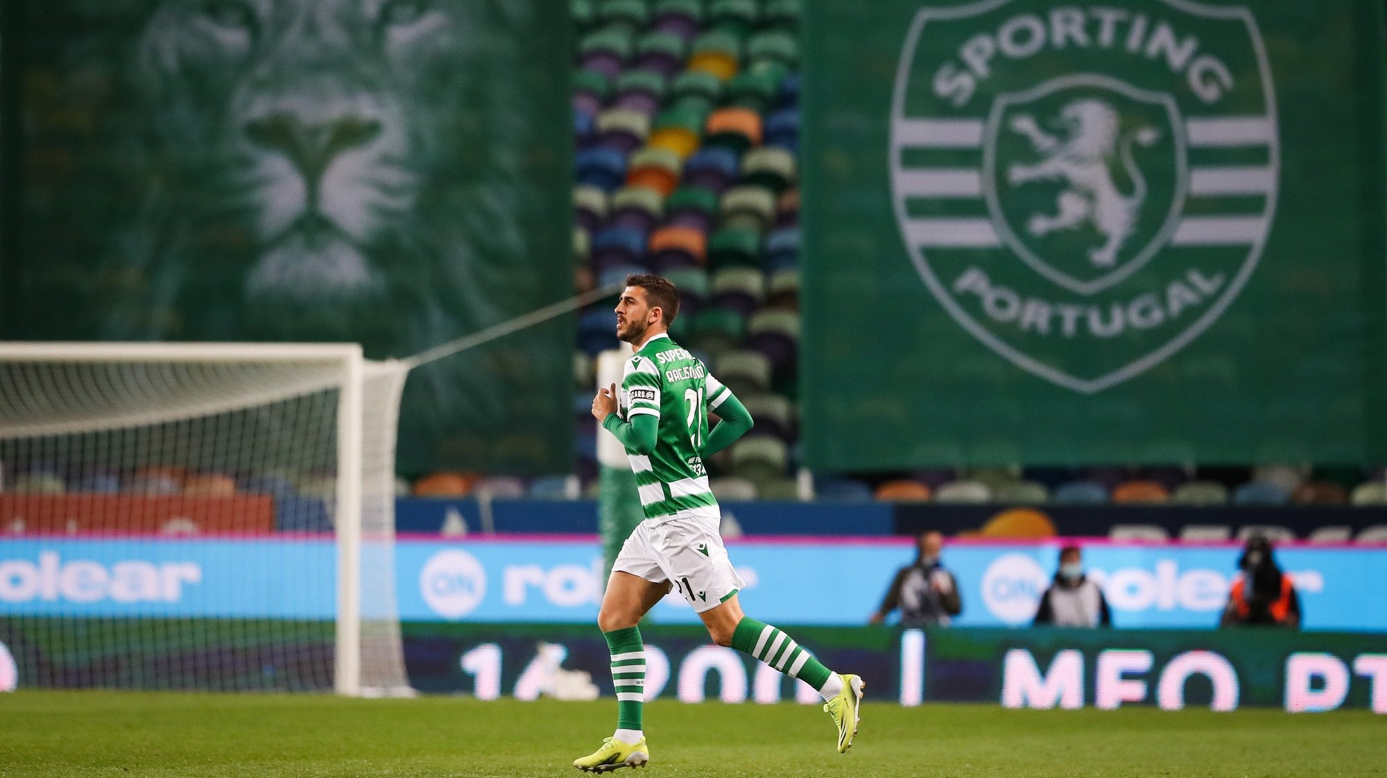 Sporting player Paulinho in action during their First League Soccer match againts Vitoria de Guimaraes held at Alvalade Stadium, in Lisbon, Portugal, 20 March 2021. JOSE SENA GOULAO/LUSA